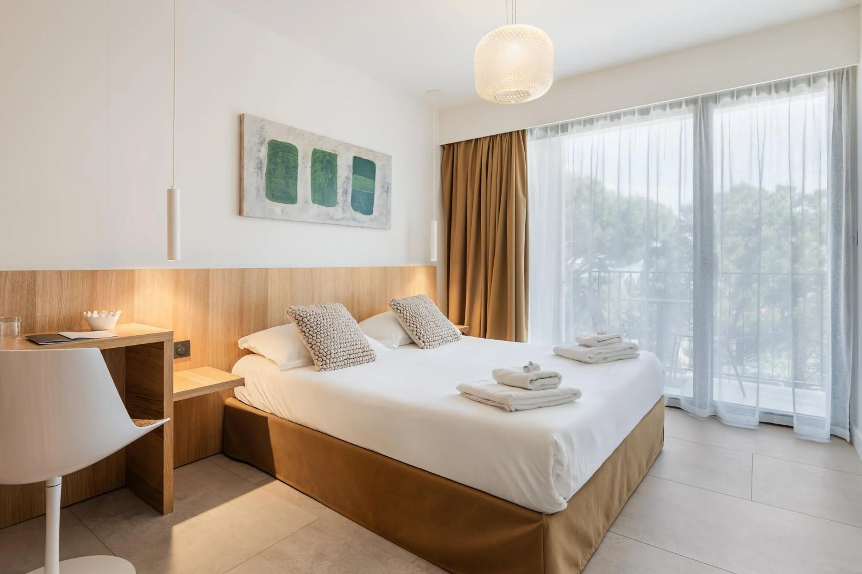 Photo of the whole room, Bed in Grand Hotel Du Golfe - Spa & Restaurant