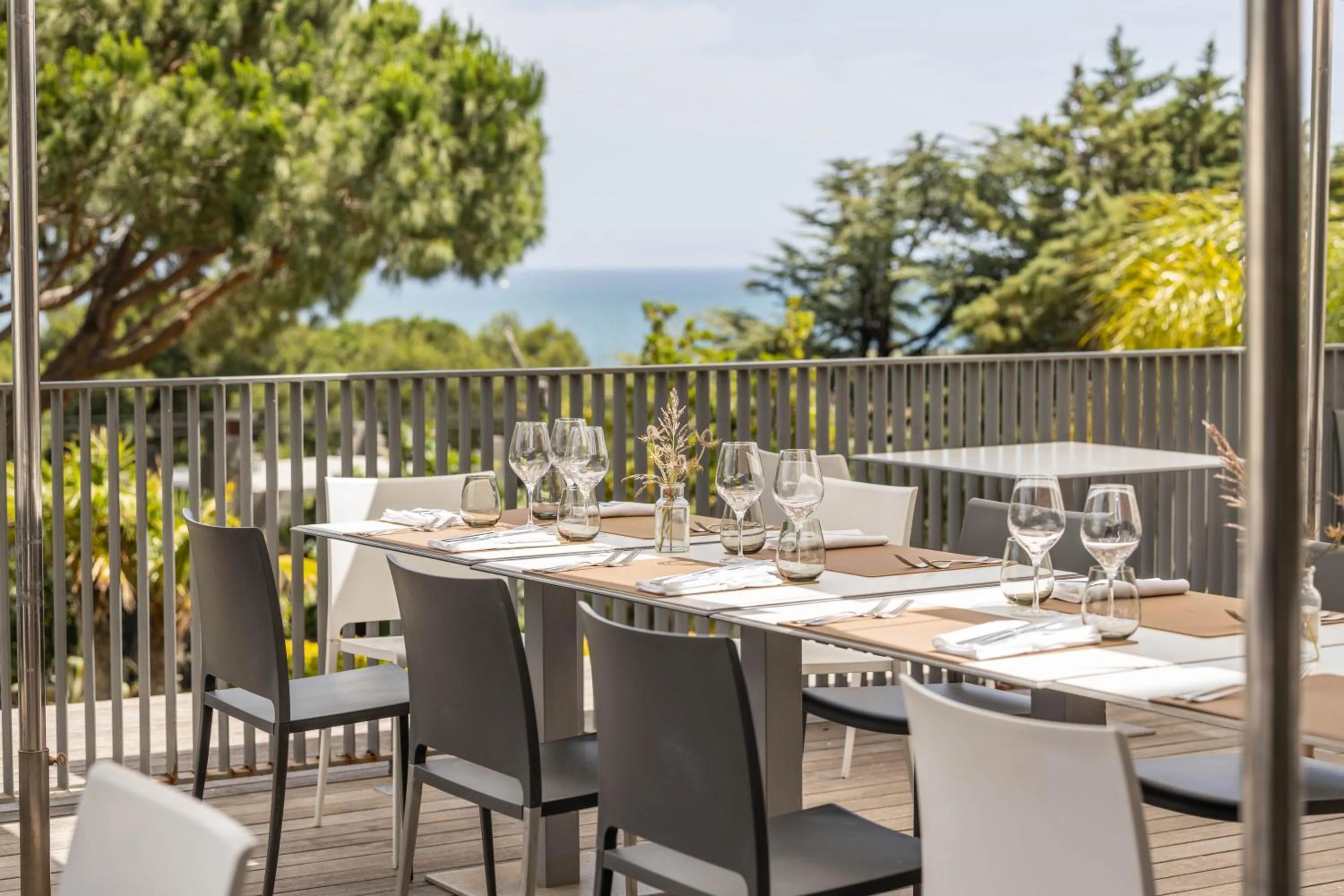 Patio in Grand Hotel Du Golfe - Spa & Restaurant