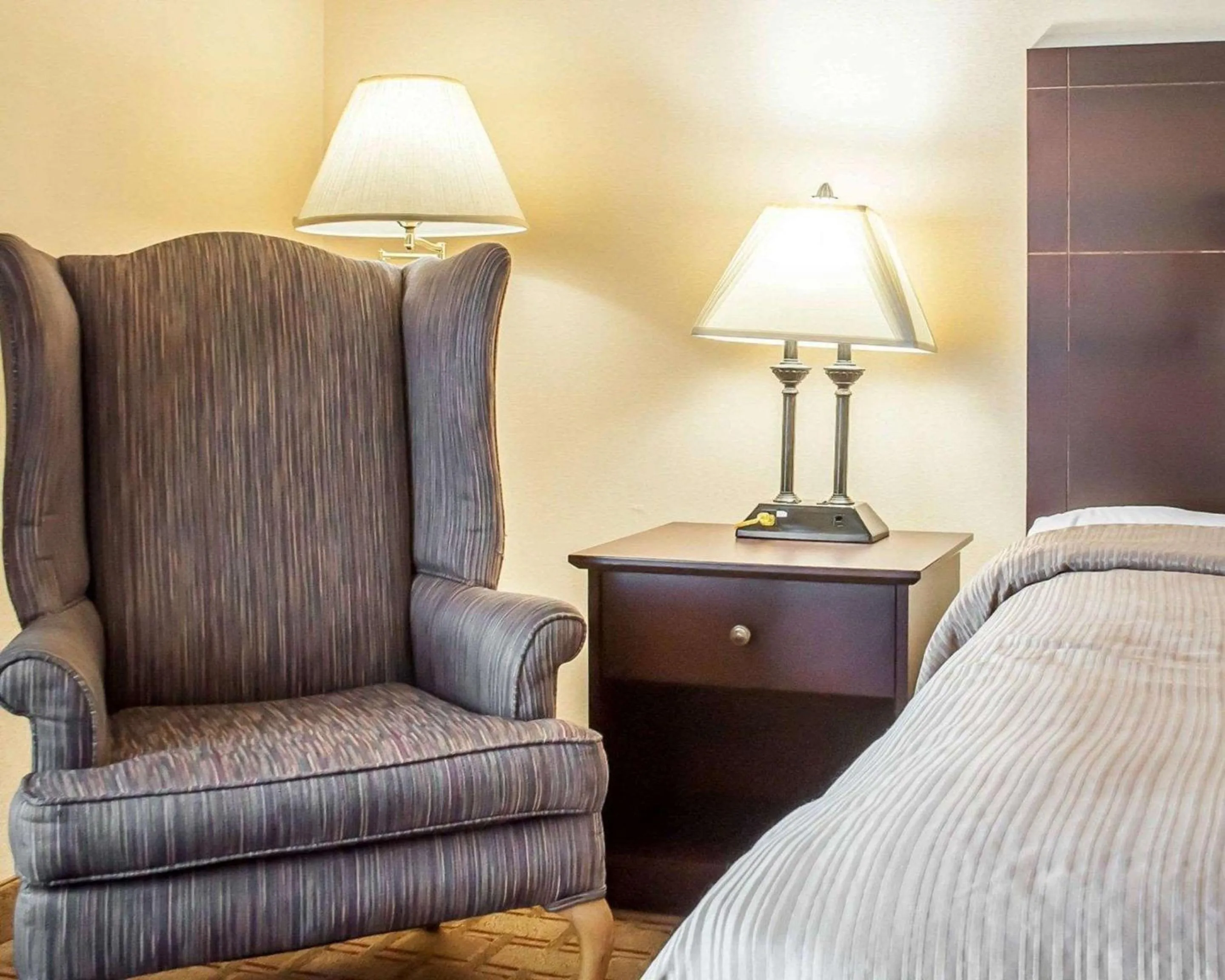 Photo of the whole room, Bed in Quality Inn Buffalo Airport