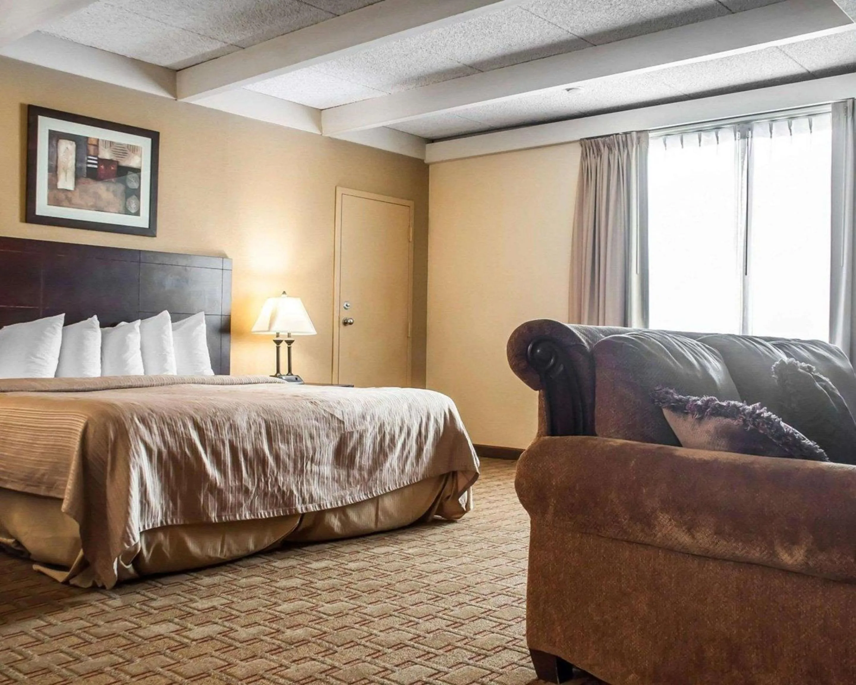 Photo of the whole room, Bed in Quality Inn Buffalo Airport