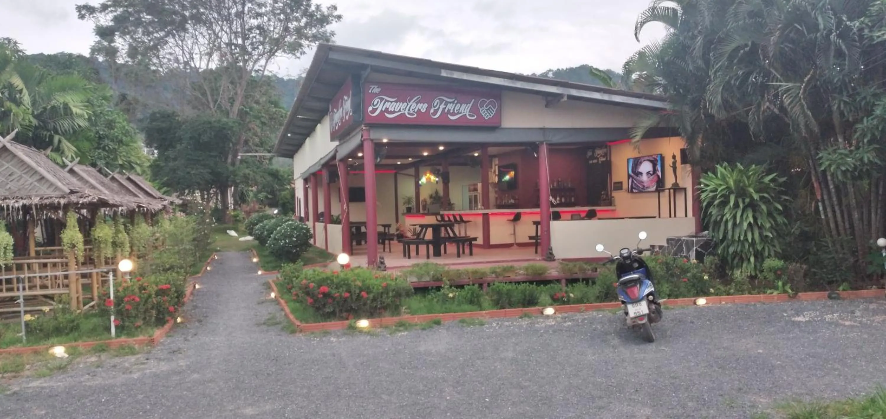 Lounge or bar in The Travelers Friend