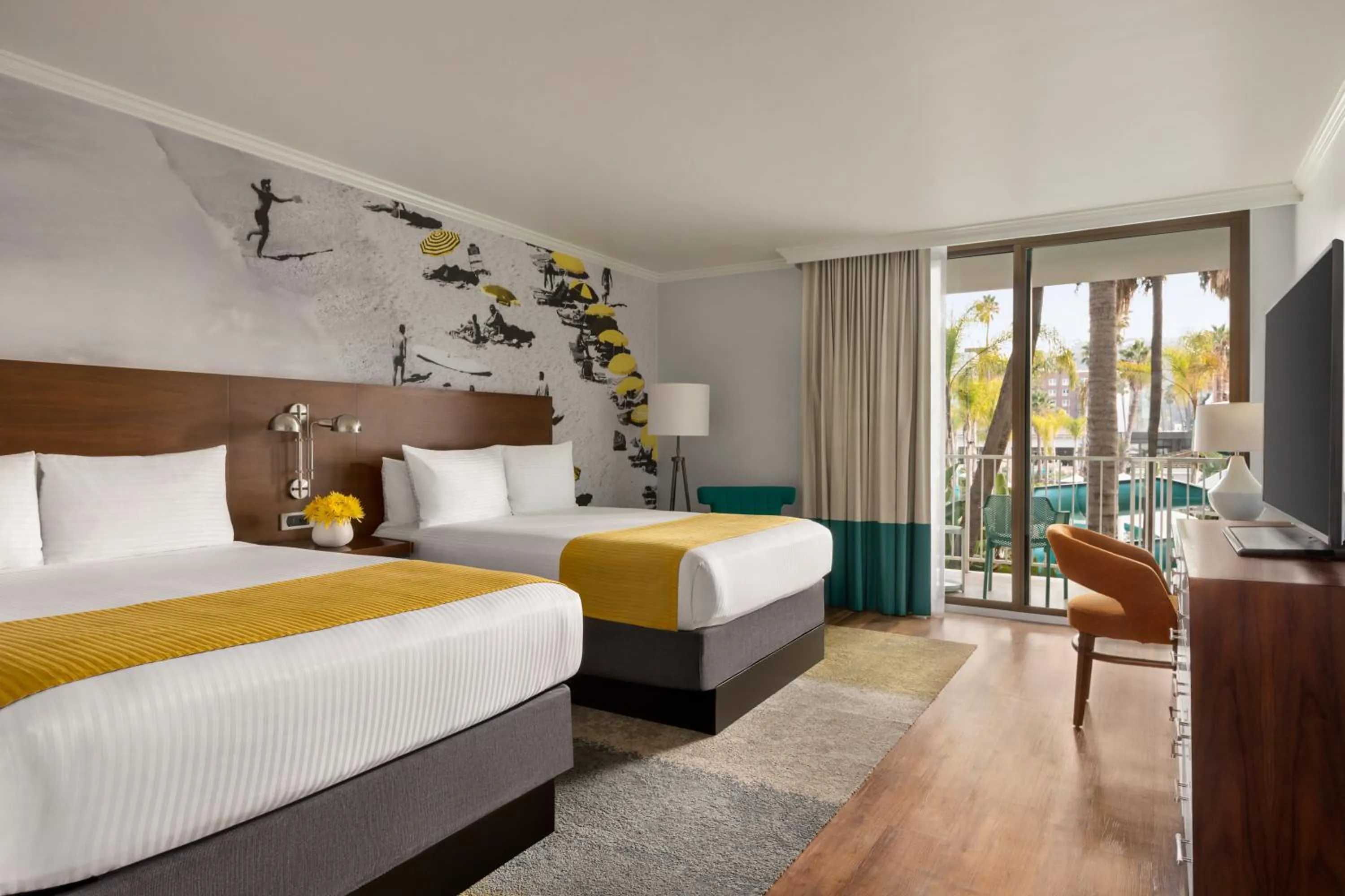 Bedroom, Bed in Town and Country San Diego