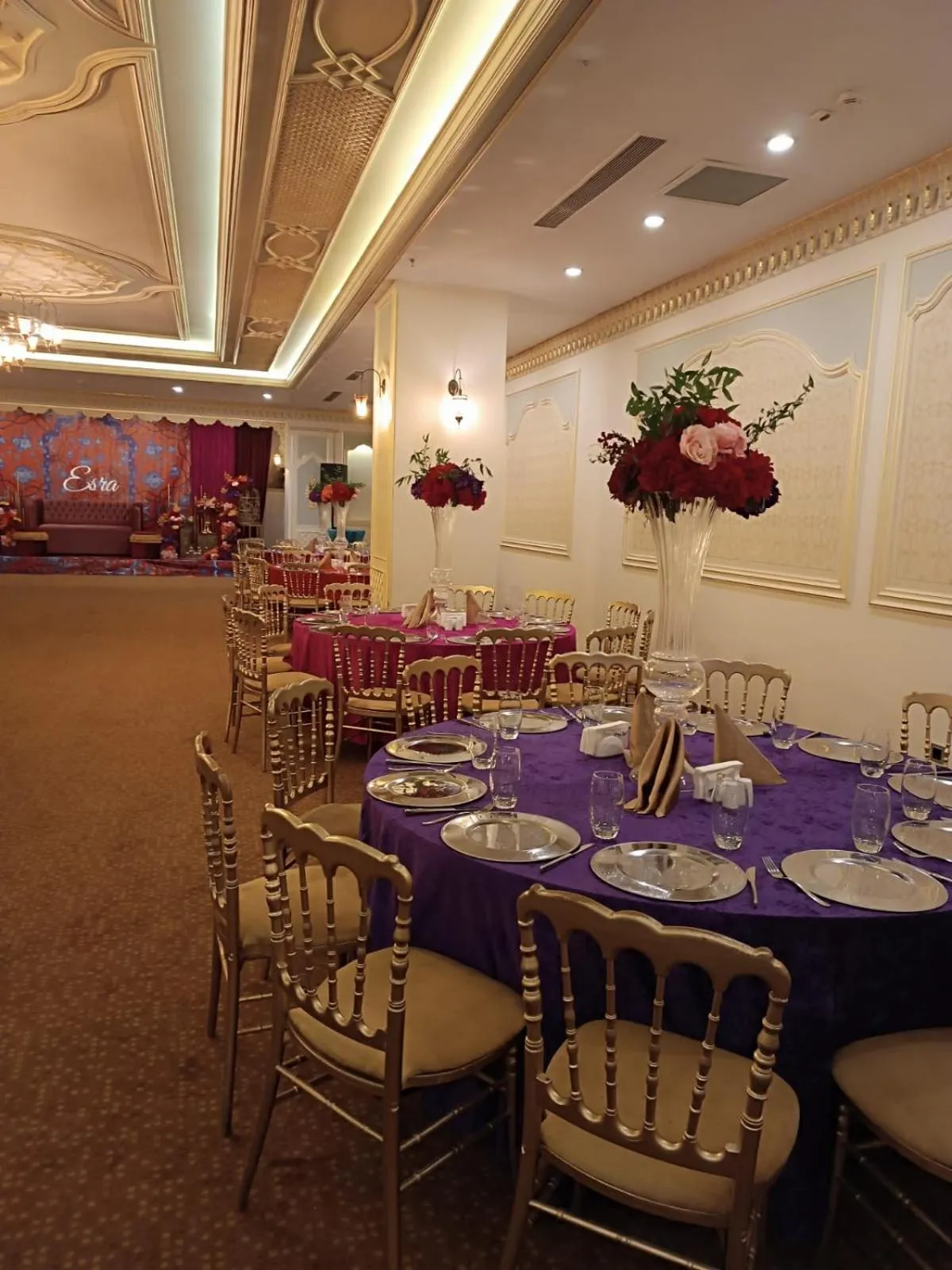 Restaurant/places to eat in Nevali Hotel & Convention Center