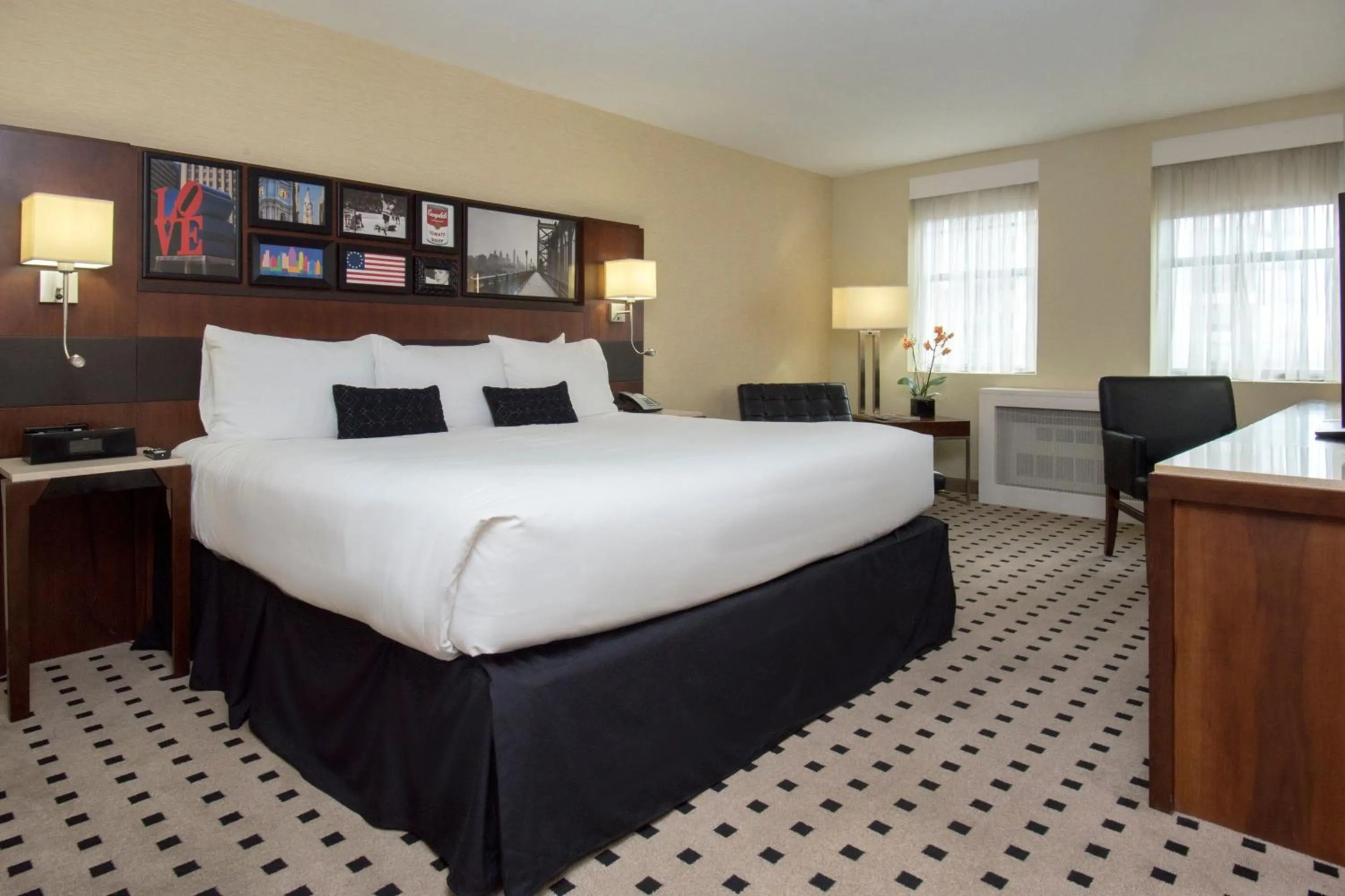Photo of the whole room, Bed in The Warwick Hotel Rittenhouse Square Philadelphia