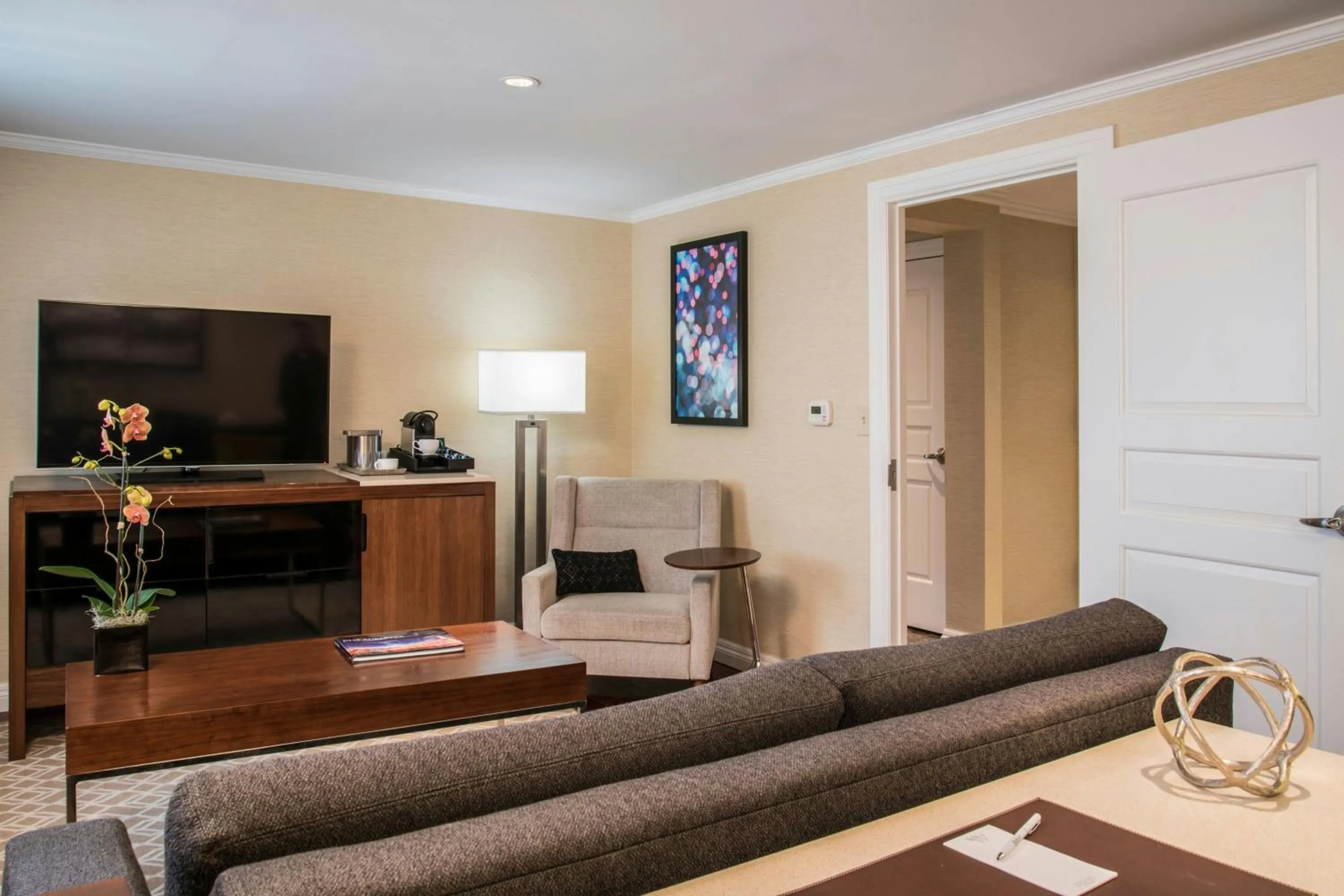 Bedroom in The Warwick Hotel Rittenhouse Square Philadelphia