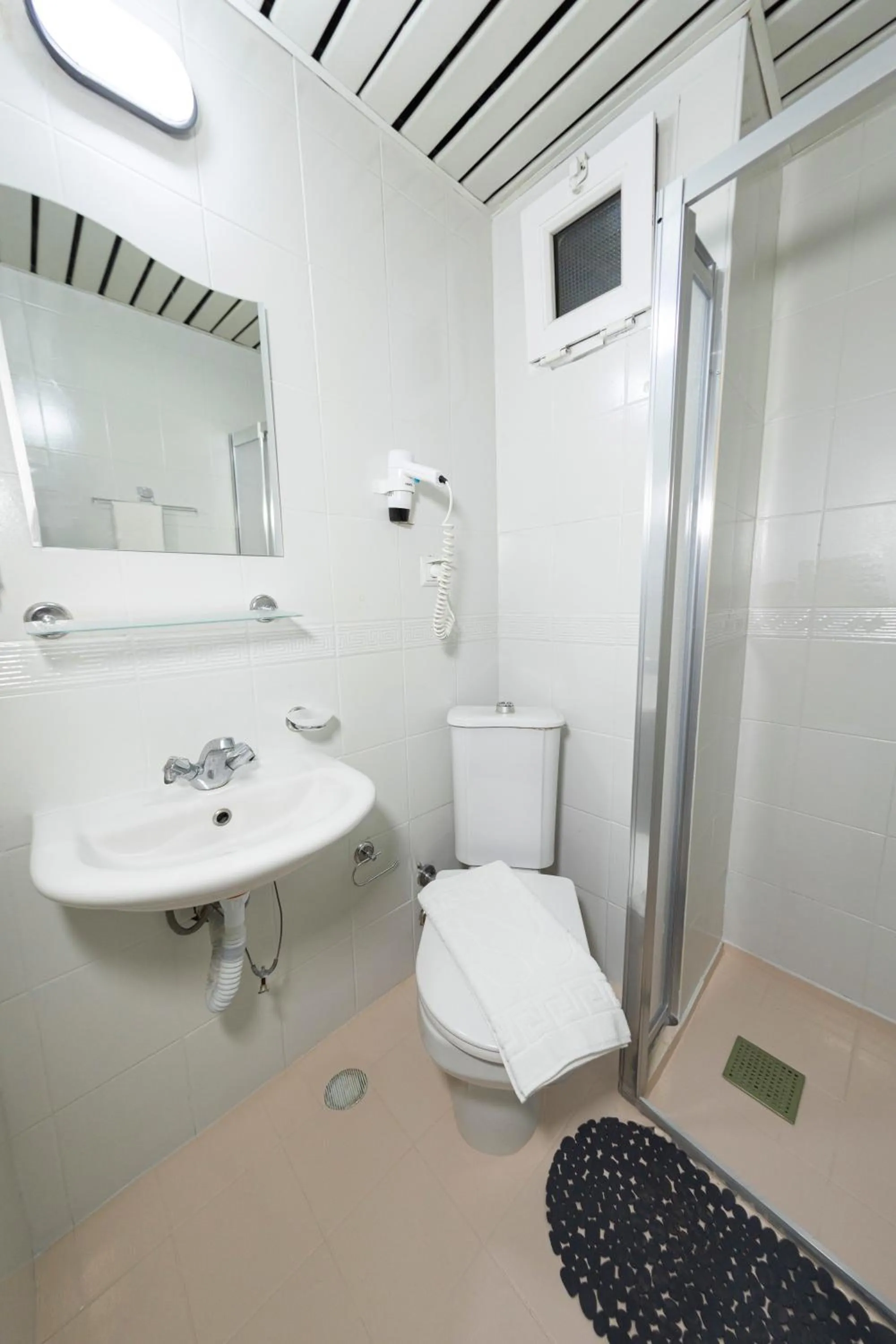 Shower in Afytos Akcay Tatil Koyu