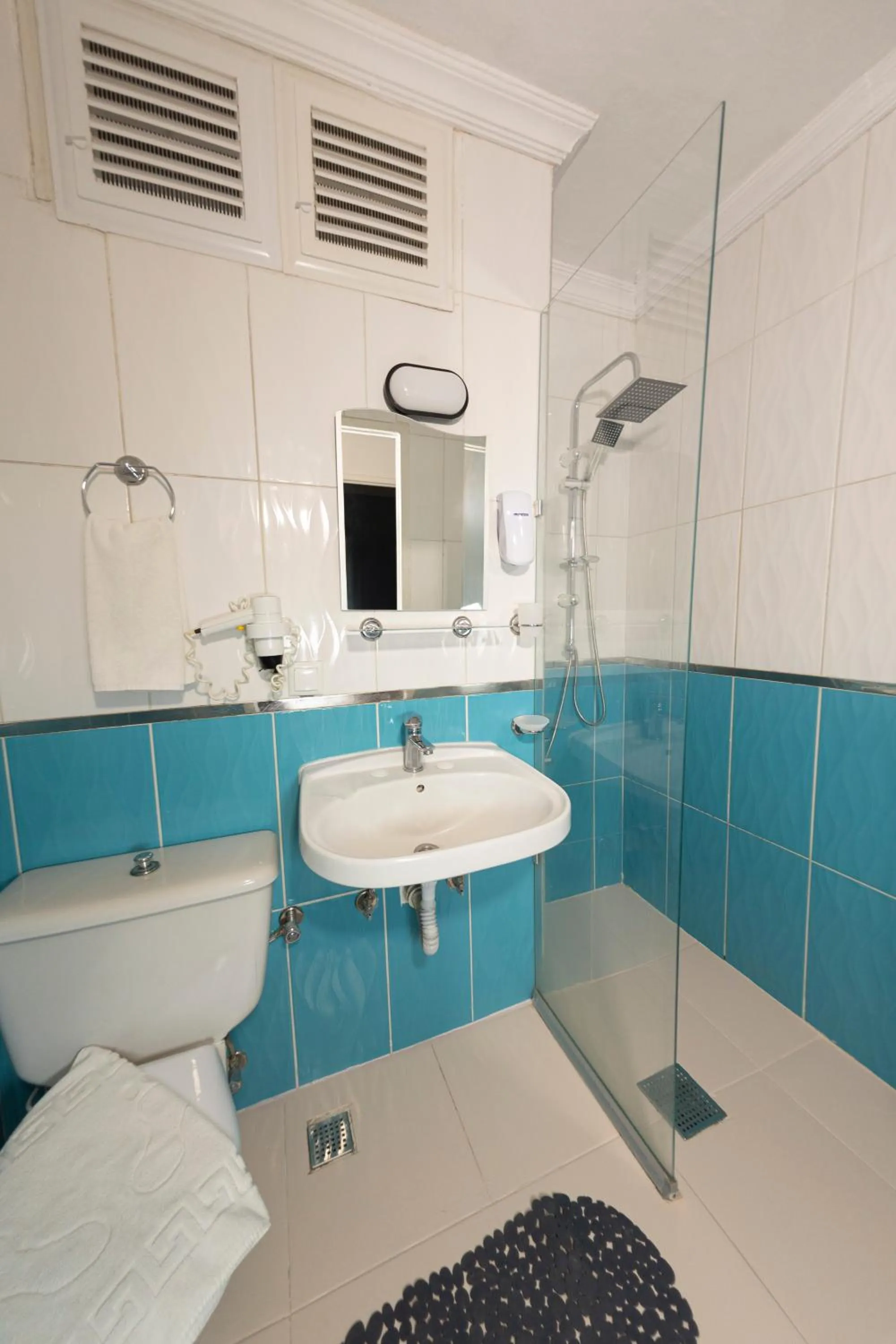 Shower in Afytos Akcay Tatil Koyu