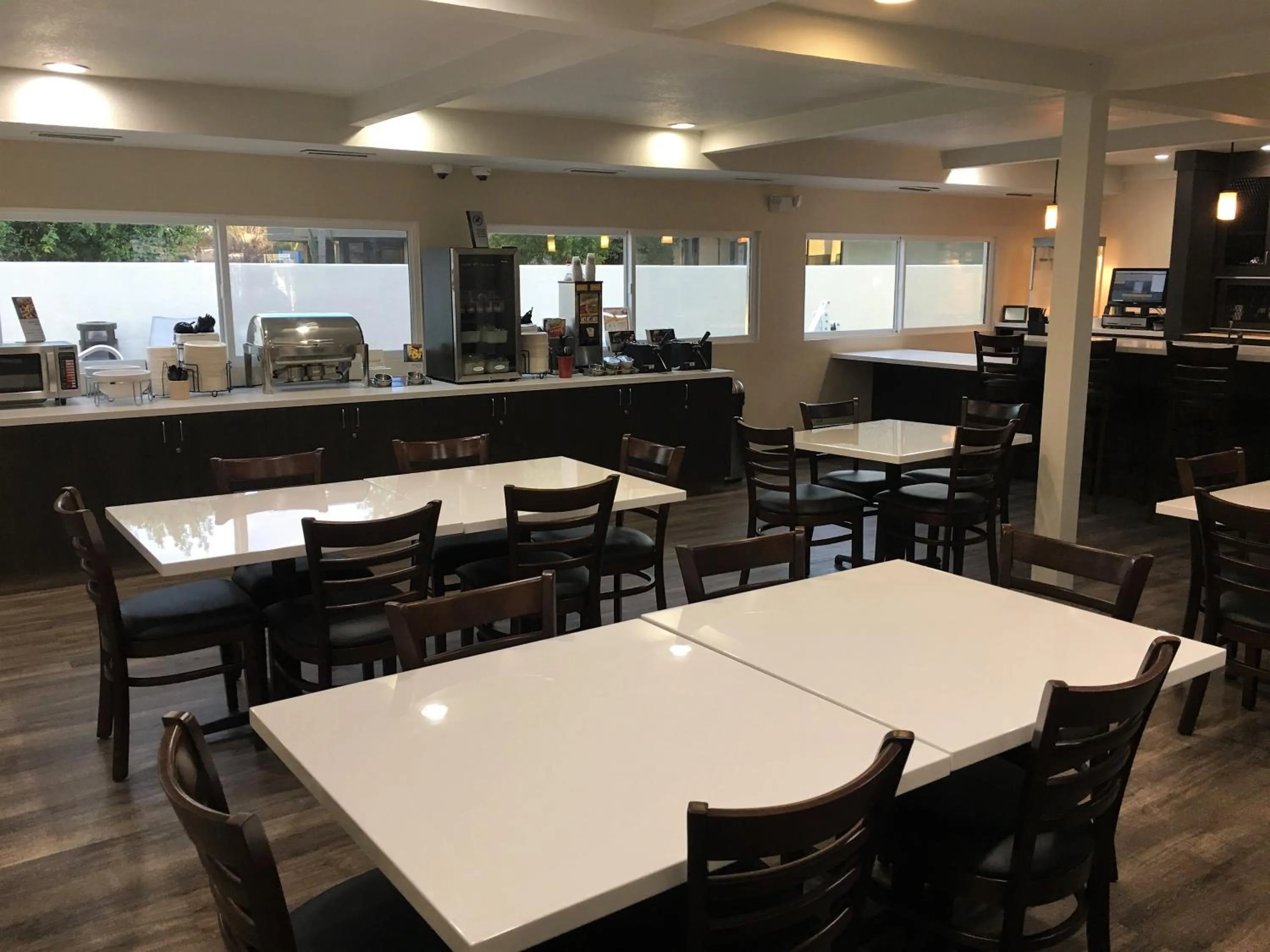 Buffet breakfast in Best Western Town & Country Lodge