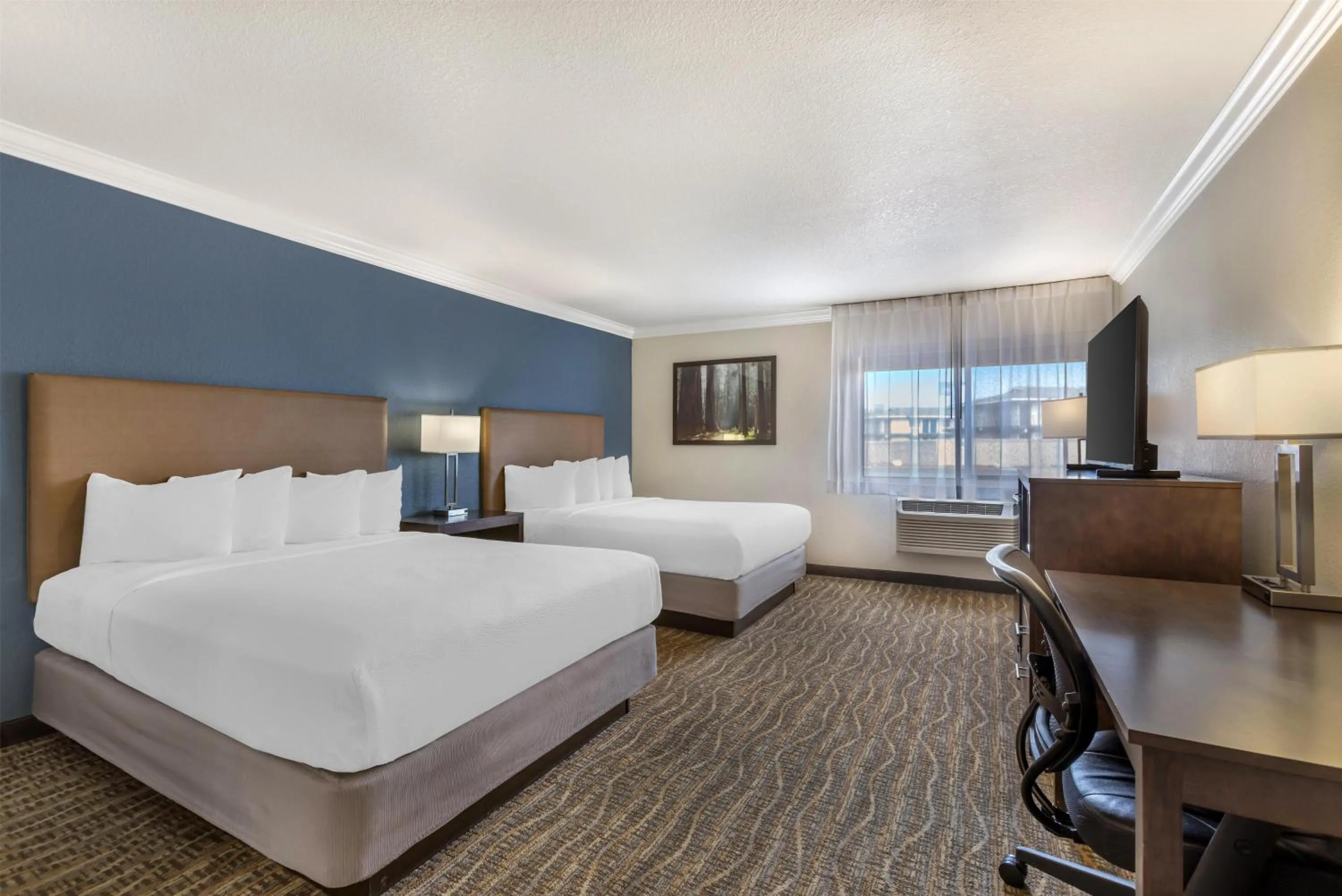 Bedroom, Bed in Best Western Town & Country Lodge