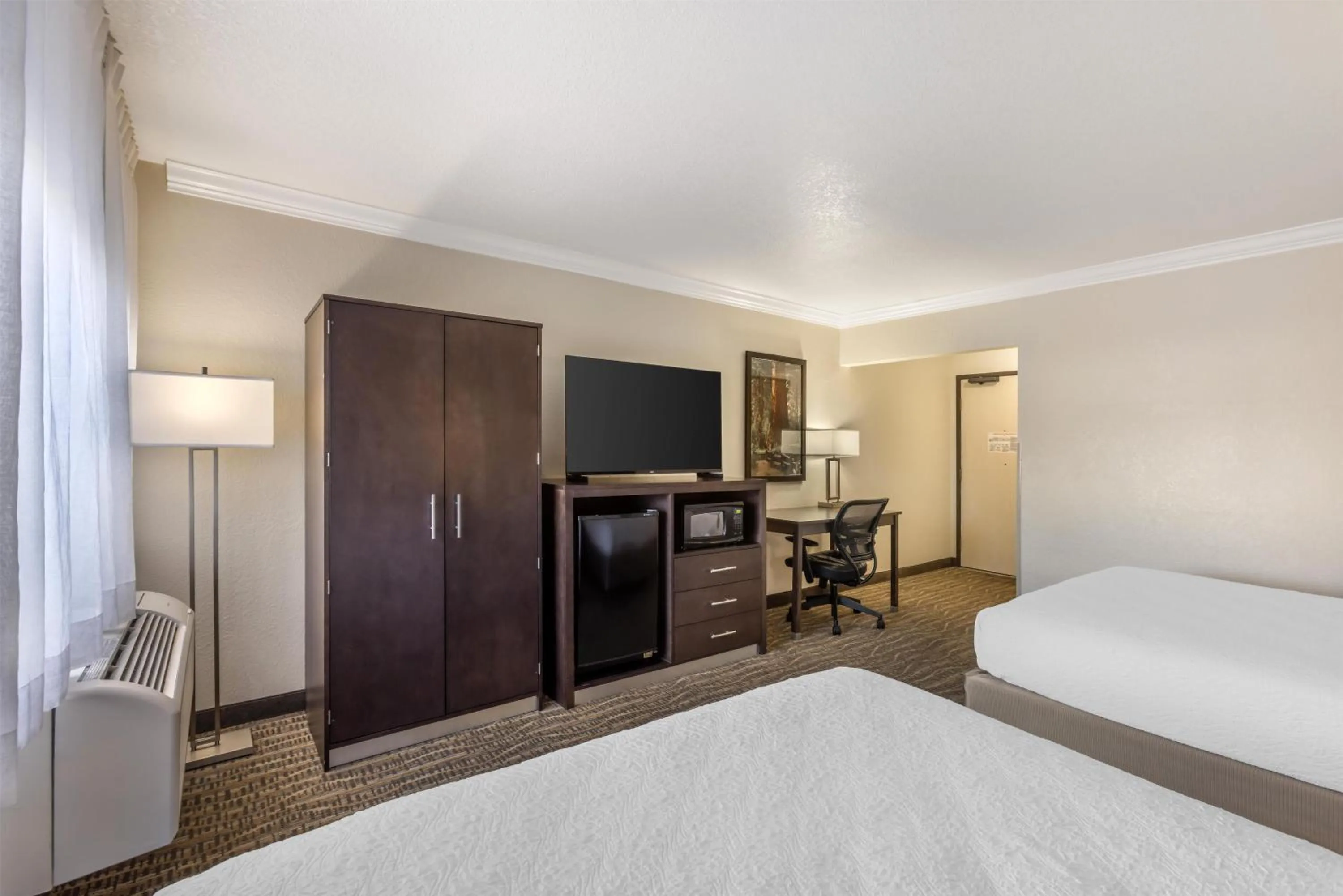 Bedroom, Bed in Best Western Town & Country Lodge