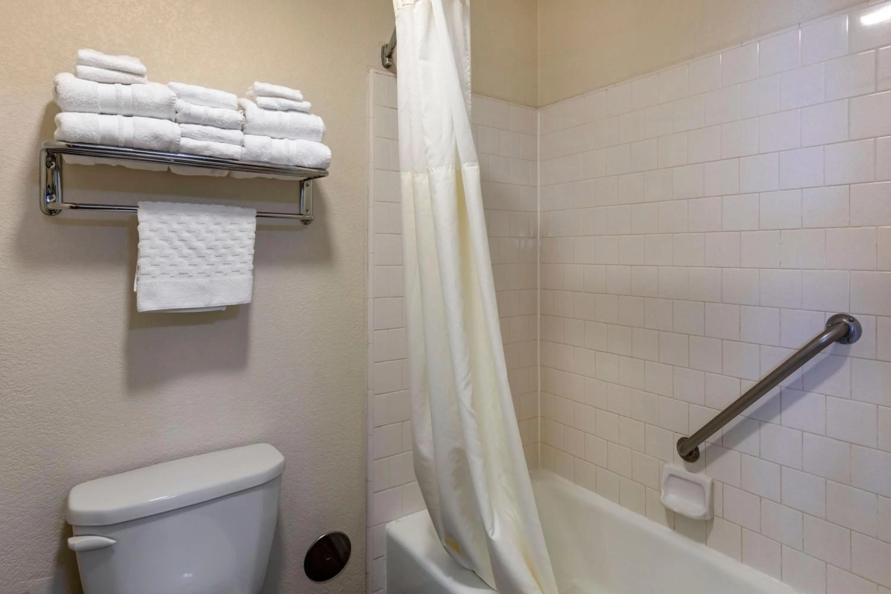 Bathroom in Best Western Town & Country Lodge