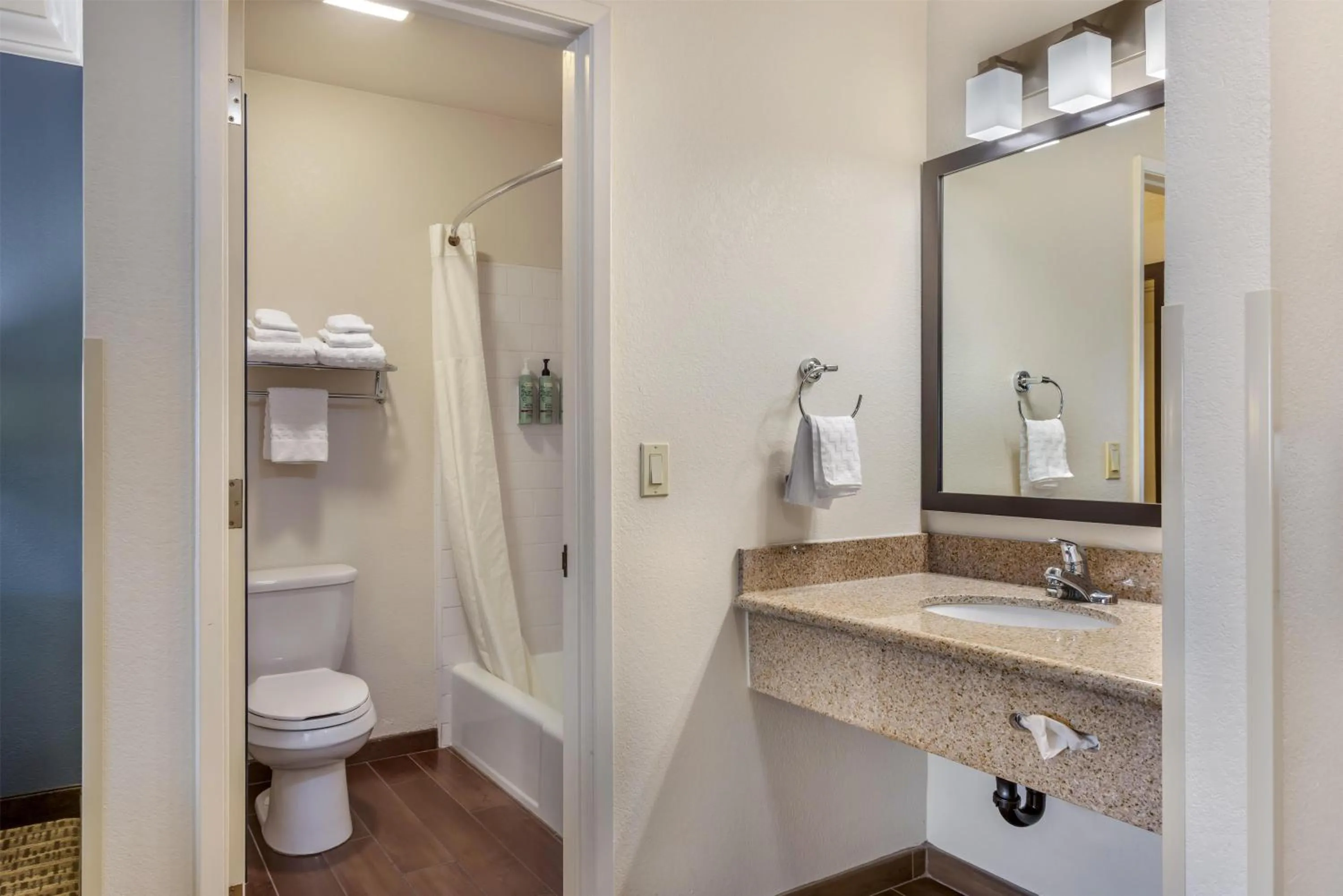 Bathroom in Best Western Town & Country Lodge