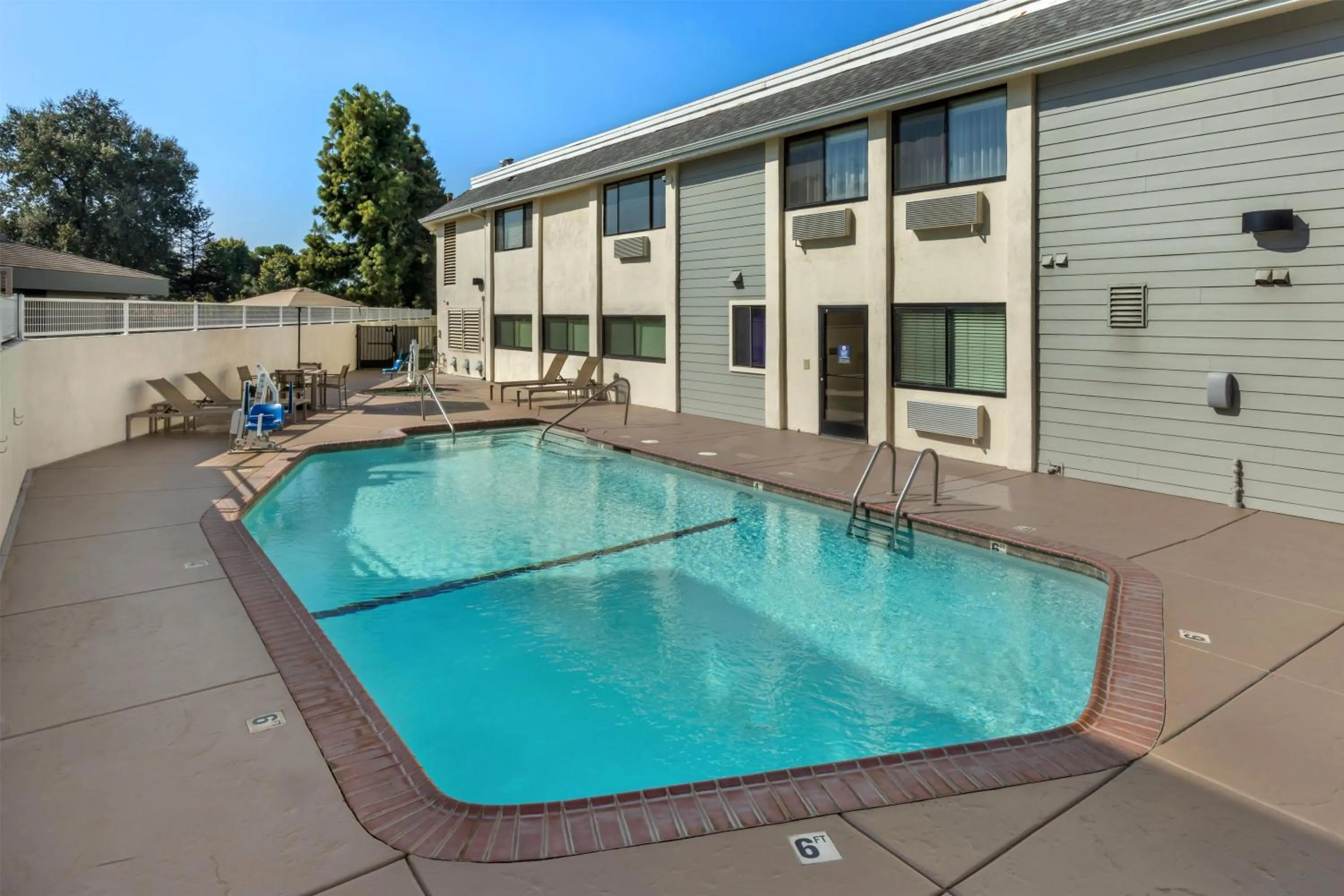 Pool view in Best Western Town & Country Lodge