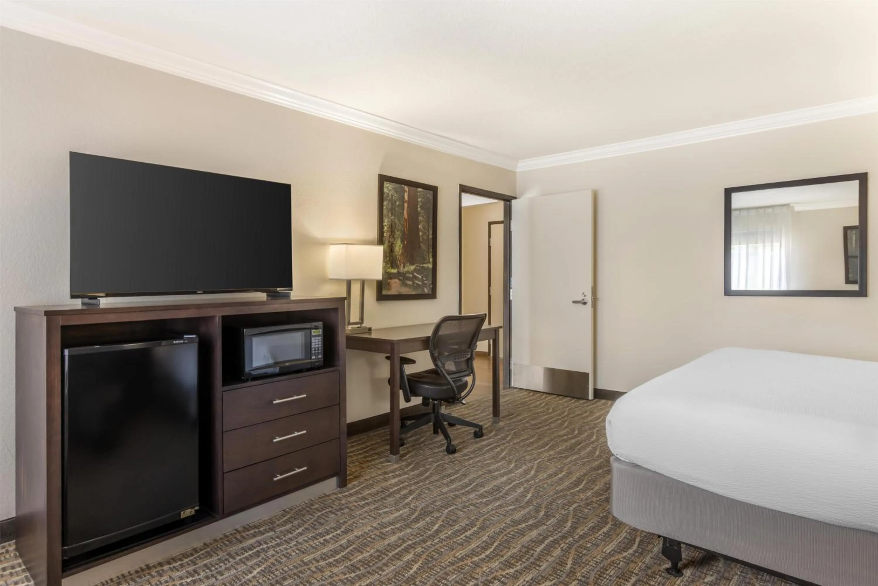 Bedroom, Bed in Best Western Town & Country Lodge