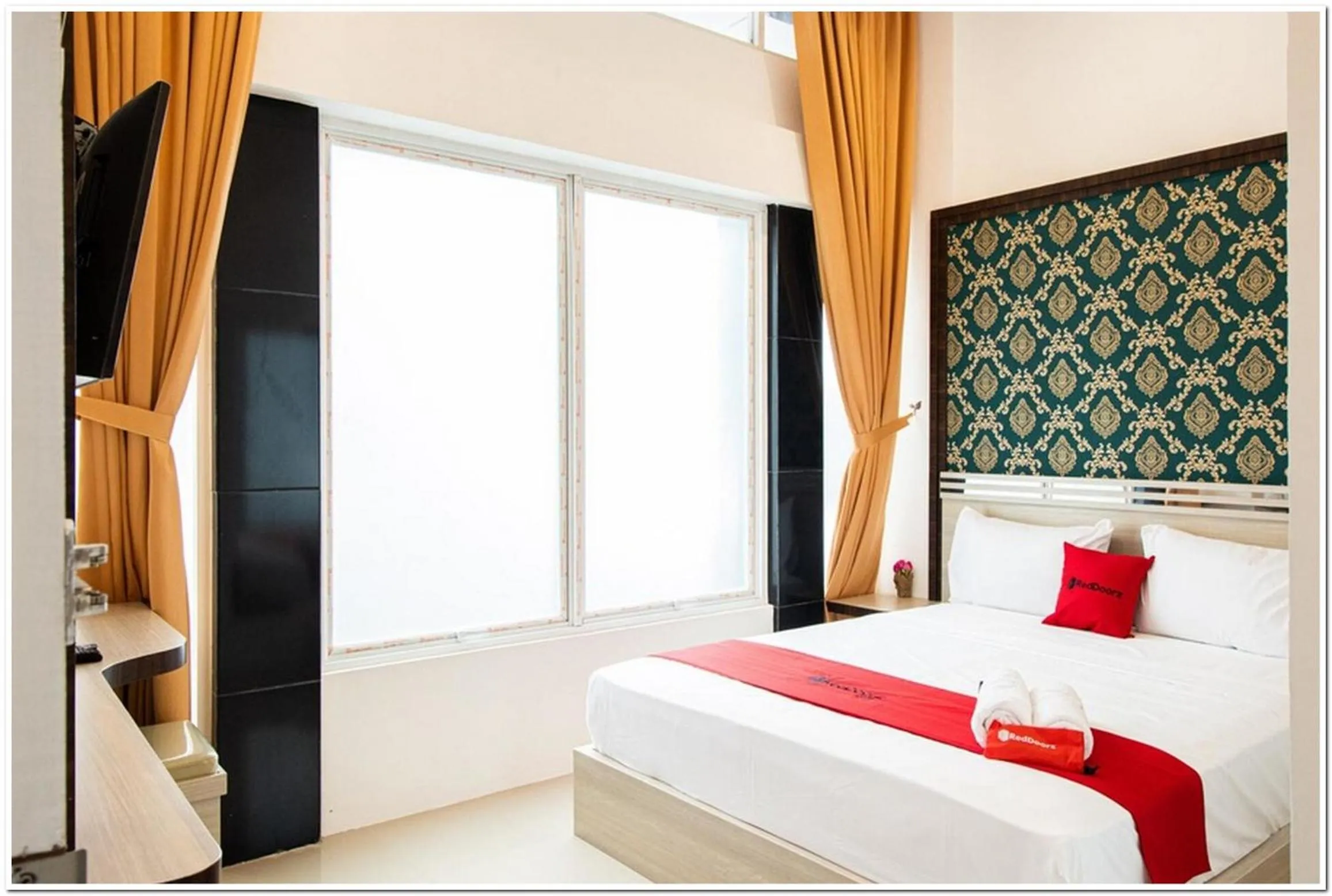 Bedroom, Bed in RedDoorz Plus @ Centrium Katamso Medan