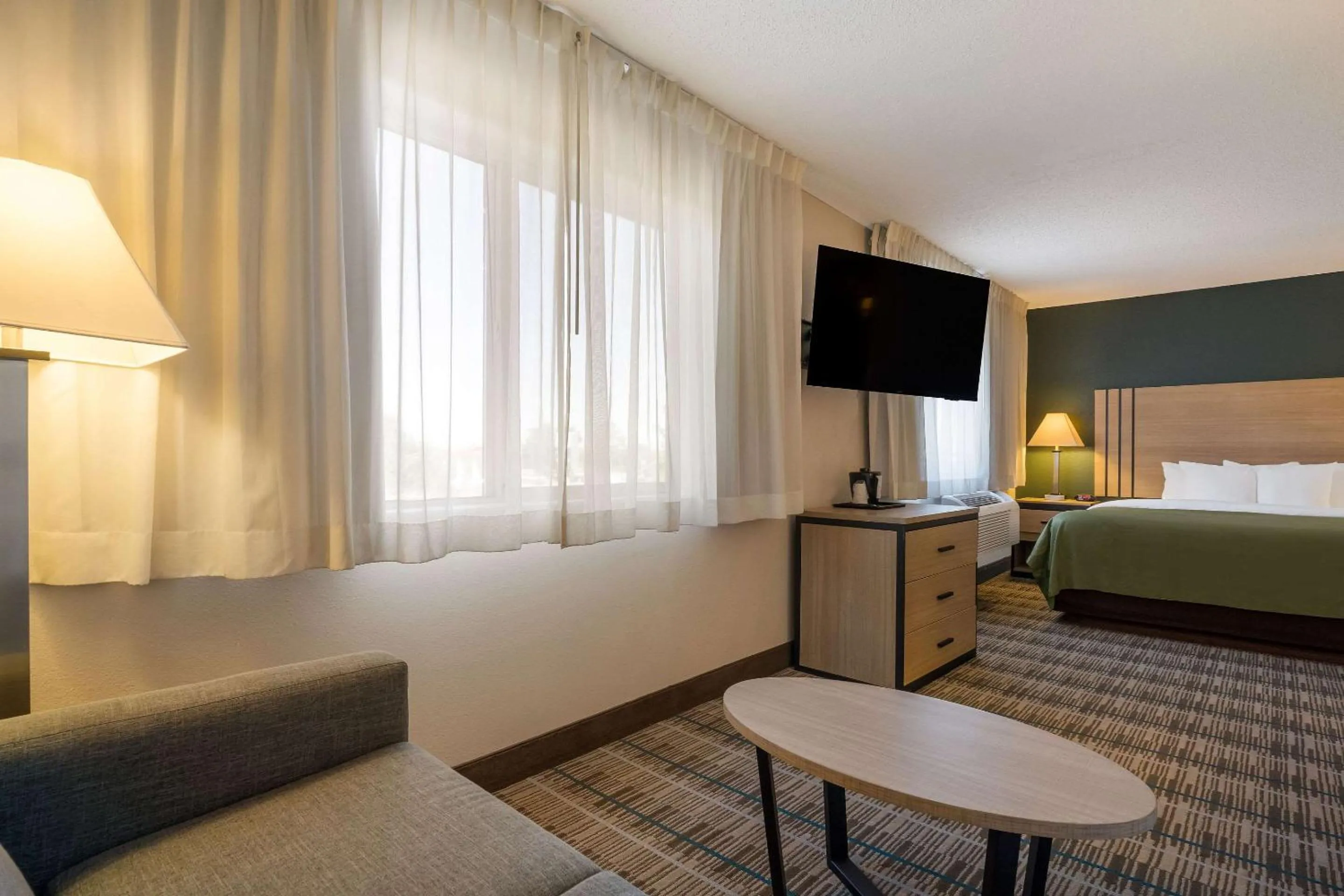 Bedroom, Bed in Quality Inn Denver Northeast Brighton