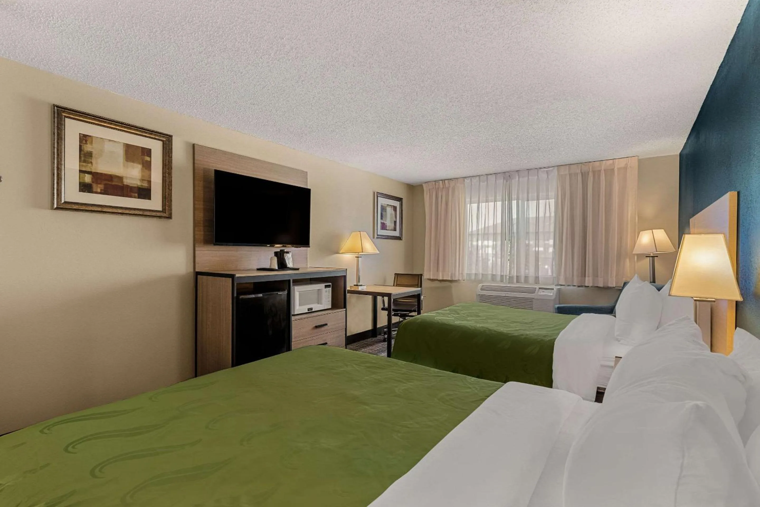 Bedroom, Bed in Quality Inn Denver Northeast Brighton