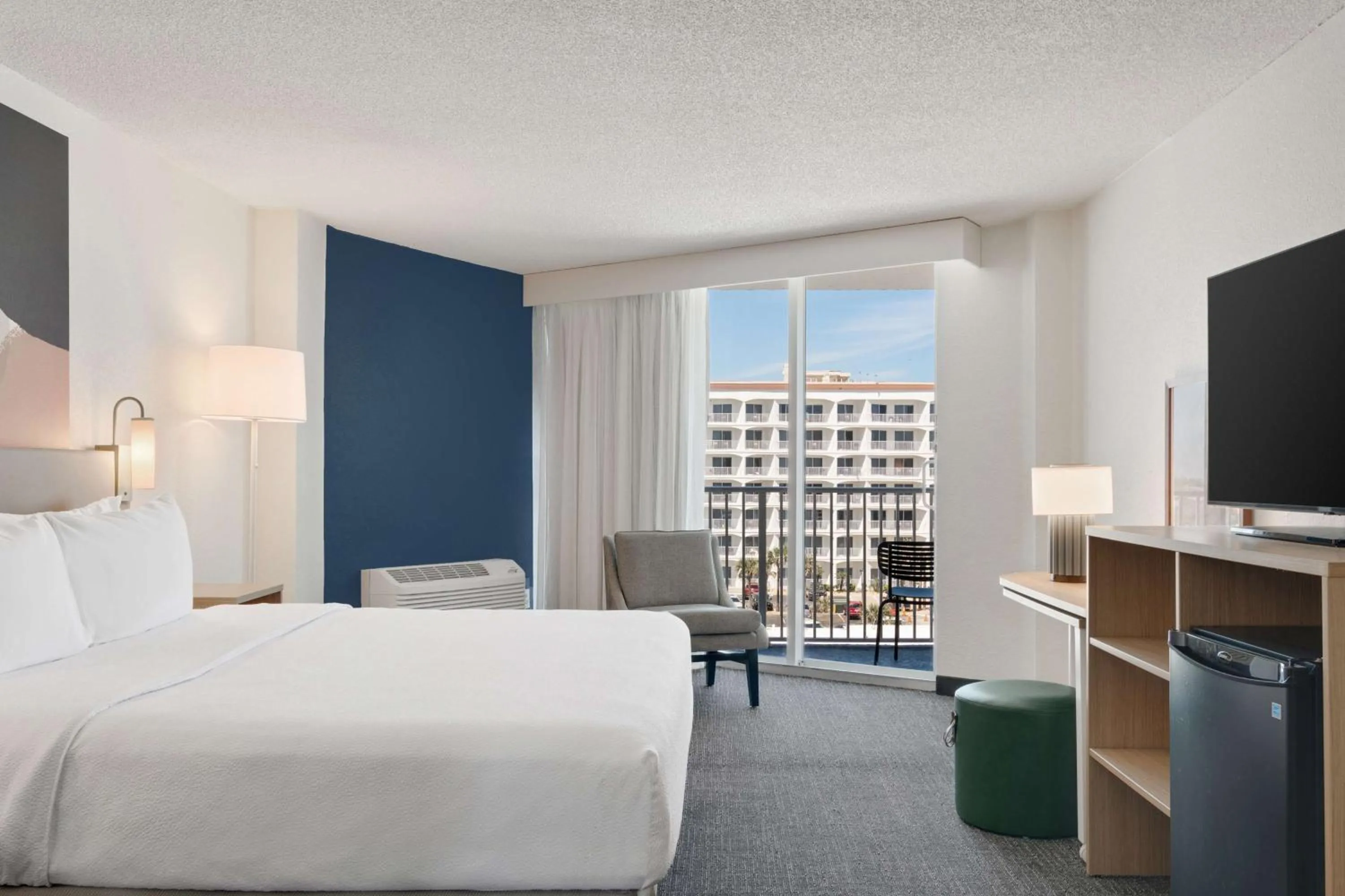 Bed in Spark by Hilton Ormond Beach Oceanfront