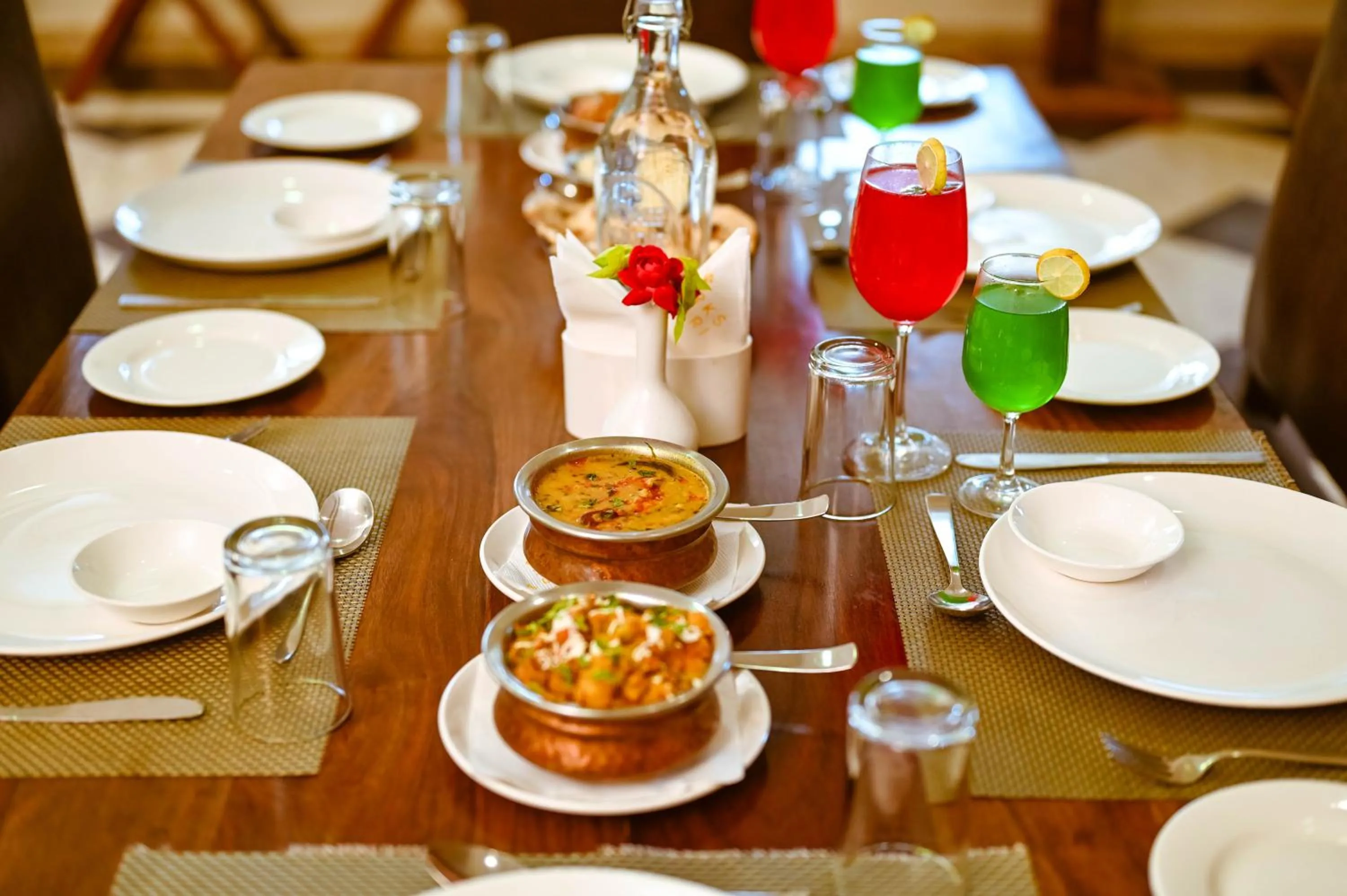 Food and drinks in Clarks Safari Ranthambore