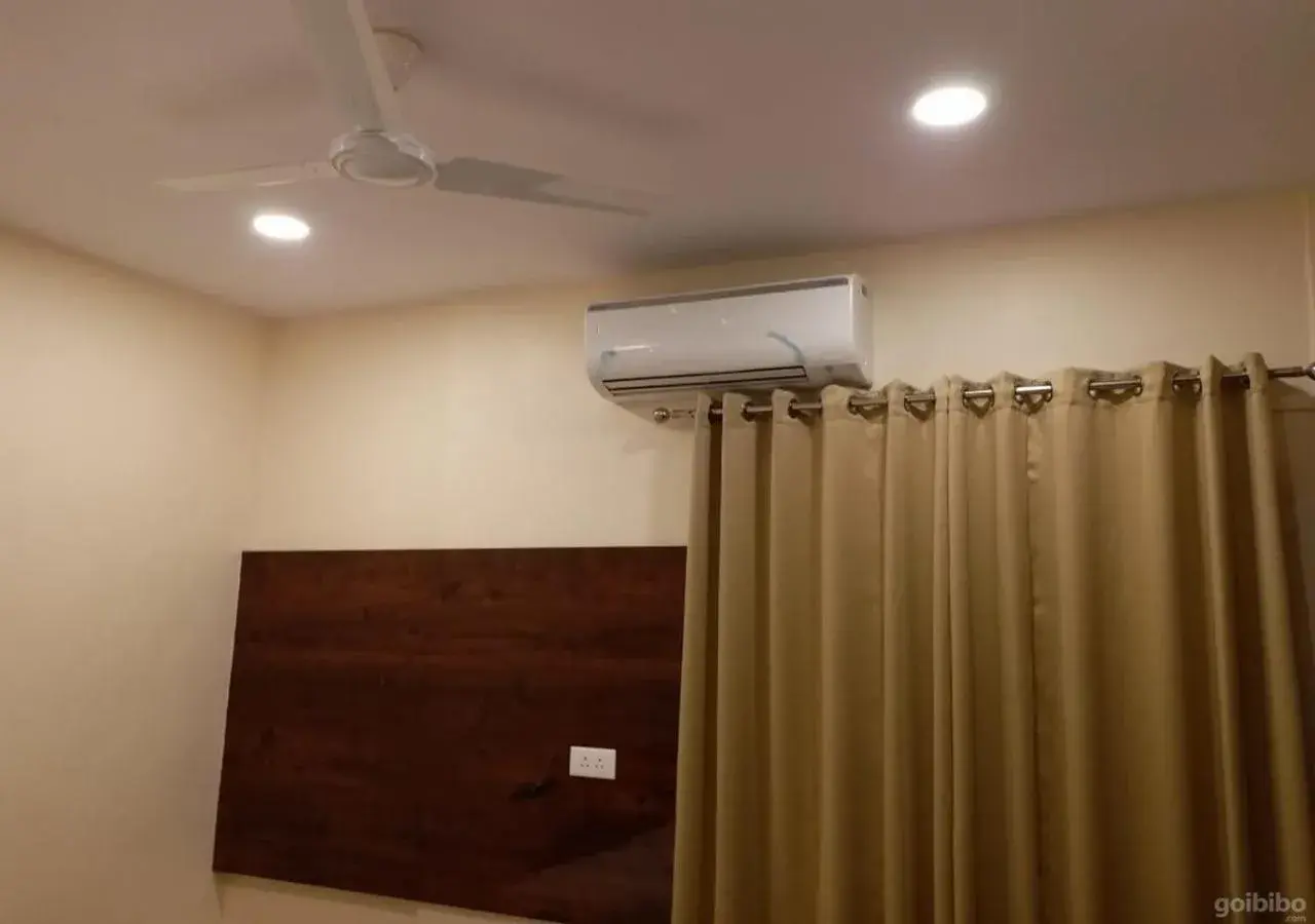 Double Room with Lake View in Ganga Darshan Double Room with Lake View in Ganga Darshan