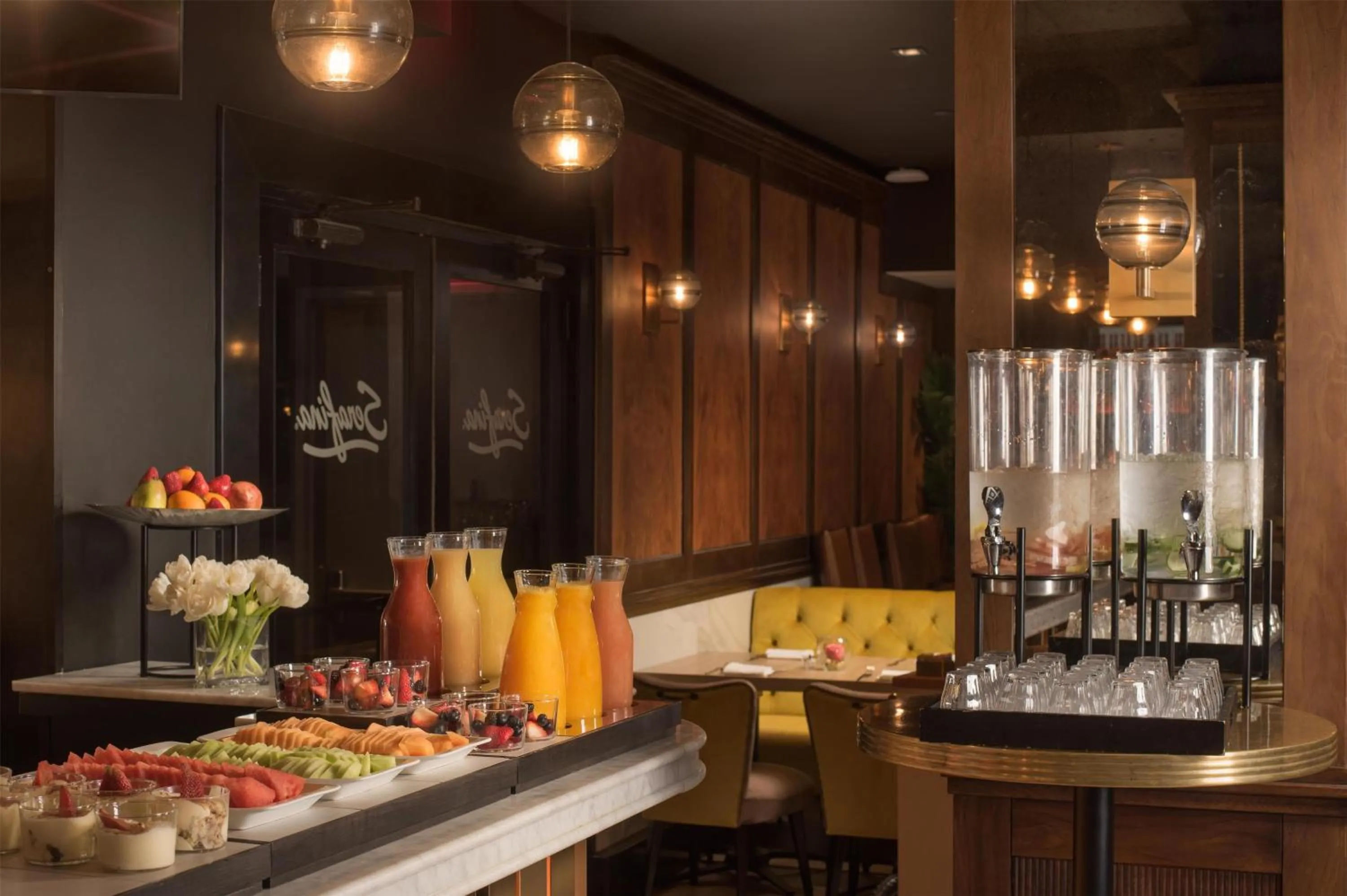 Restaurant/places to eat in NH Collection New York Madison Avenue