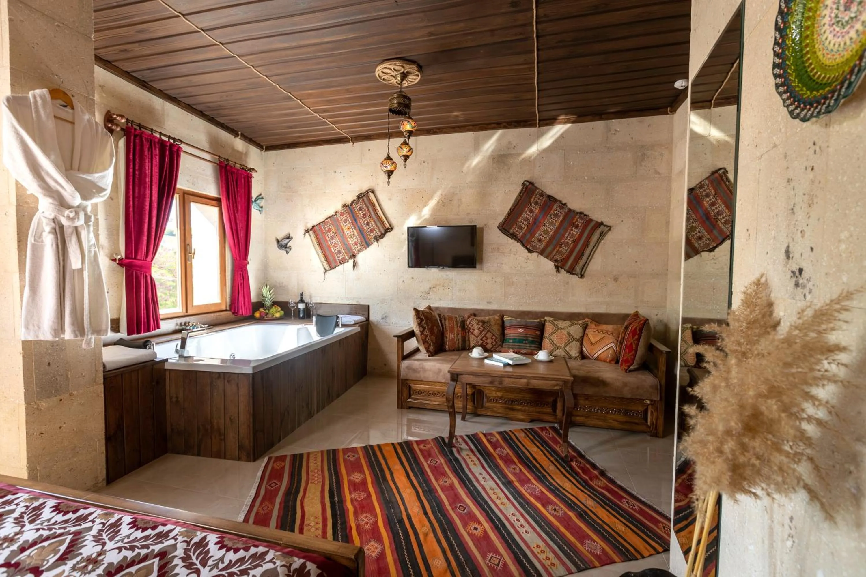 Seating area, Bed in Lord of Cappadocia Hotel