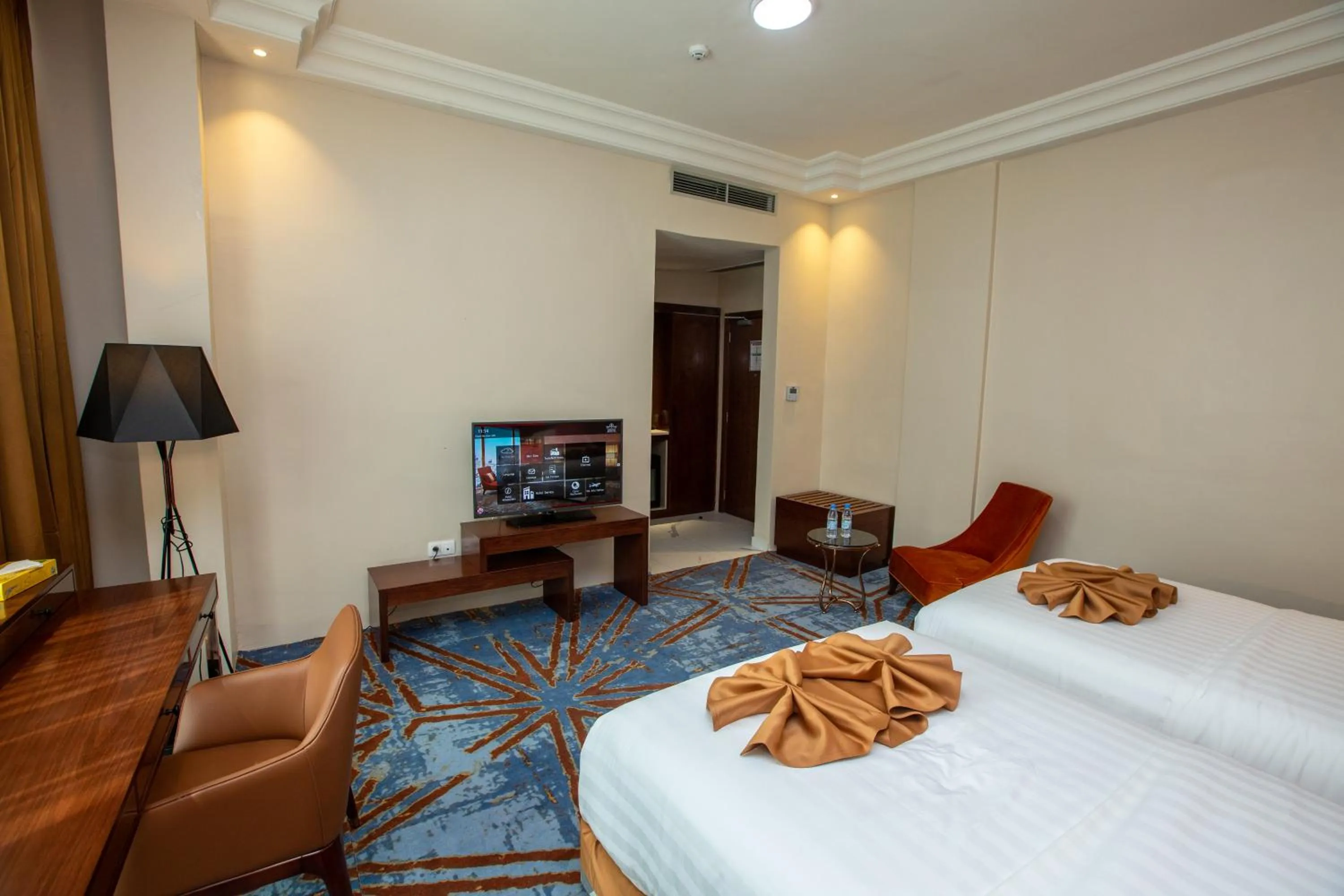 Bed in Hôtel Fleur de Lys Point E