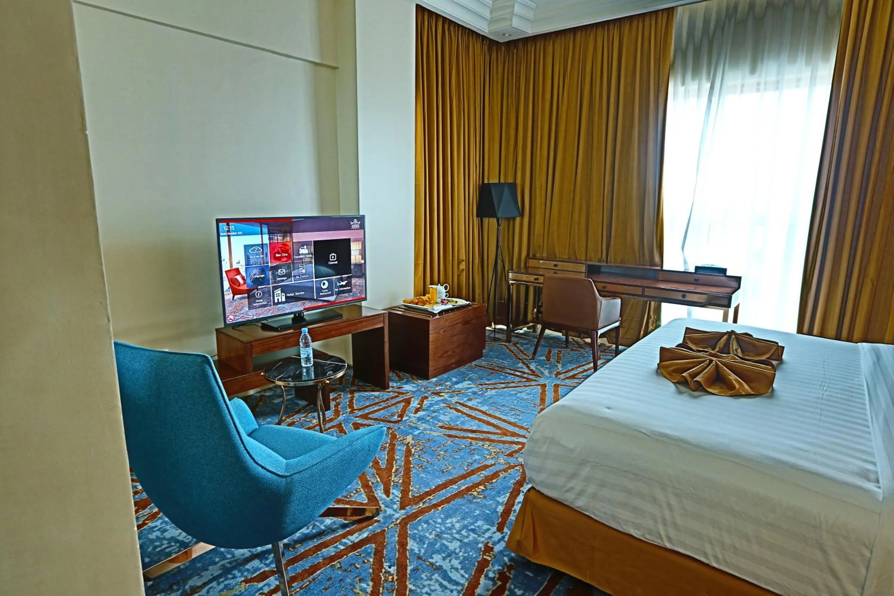 Bed in Hôtel Fleur de Lys Point E