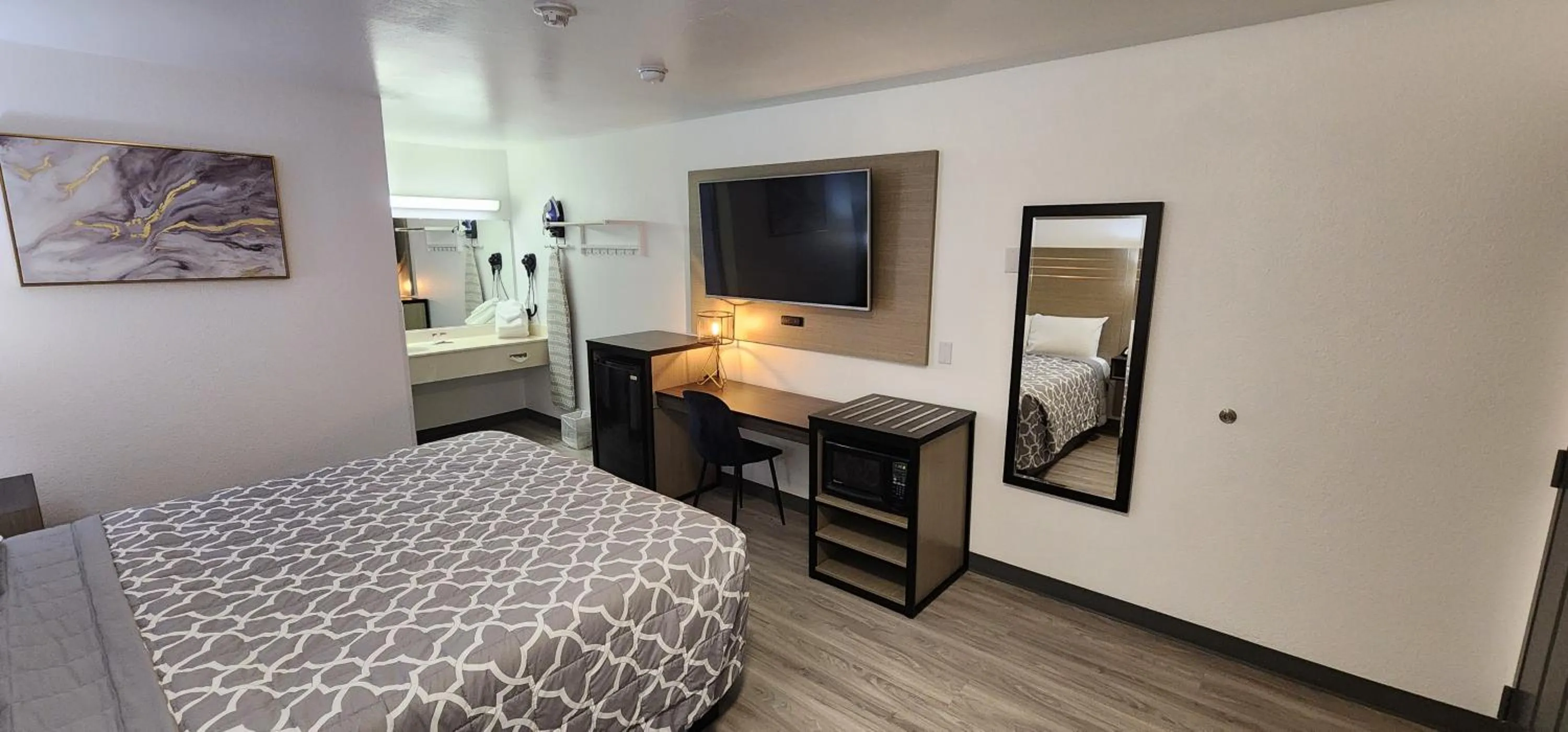 TV and multimedia, Bed in Country Inn Banning