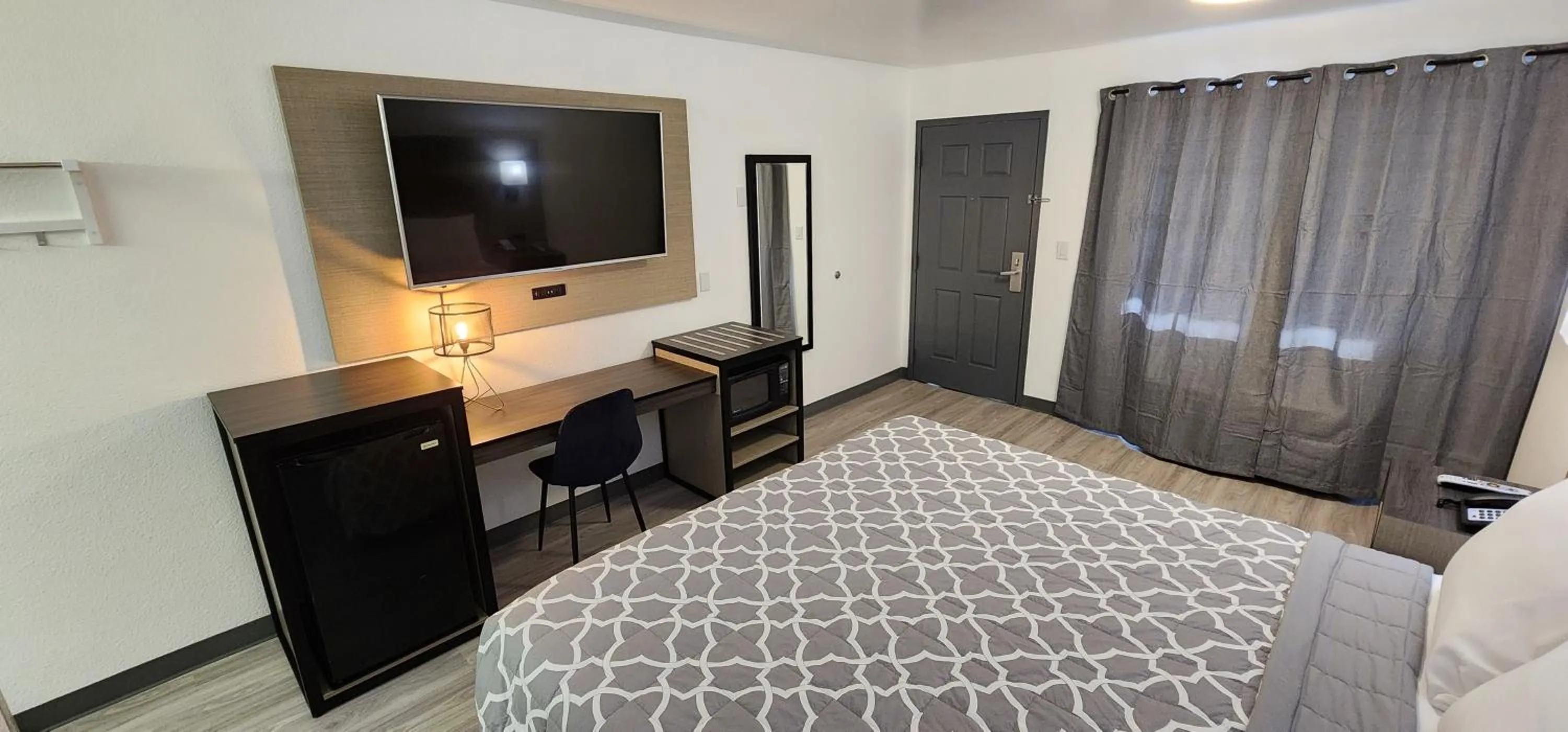 TV and multimedia, Bed in Country Inn Banning