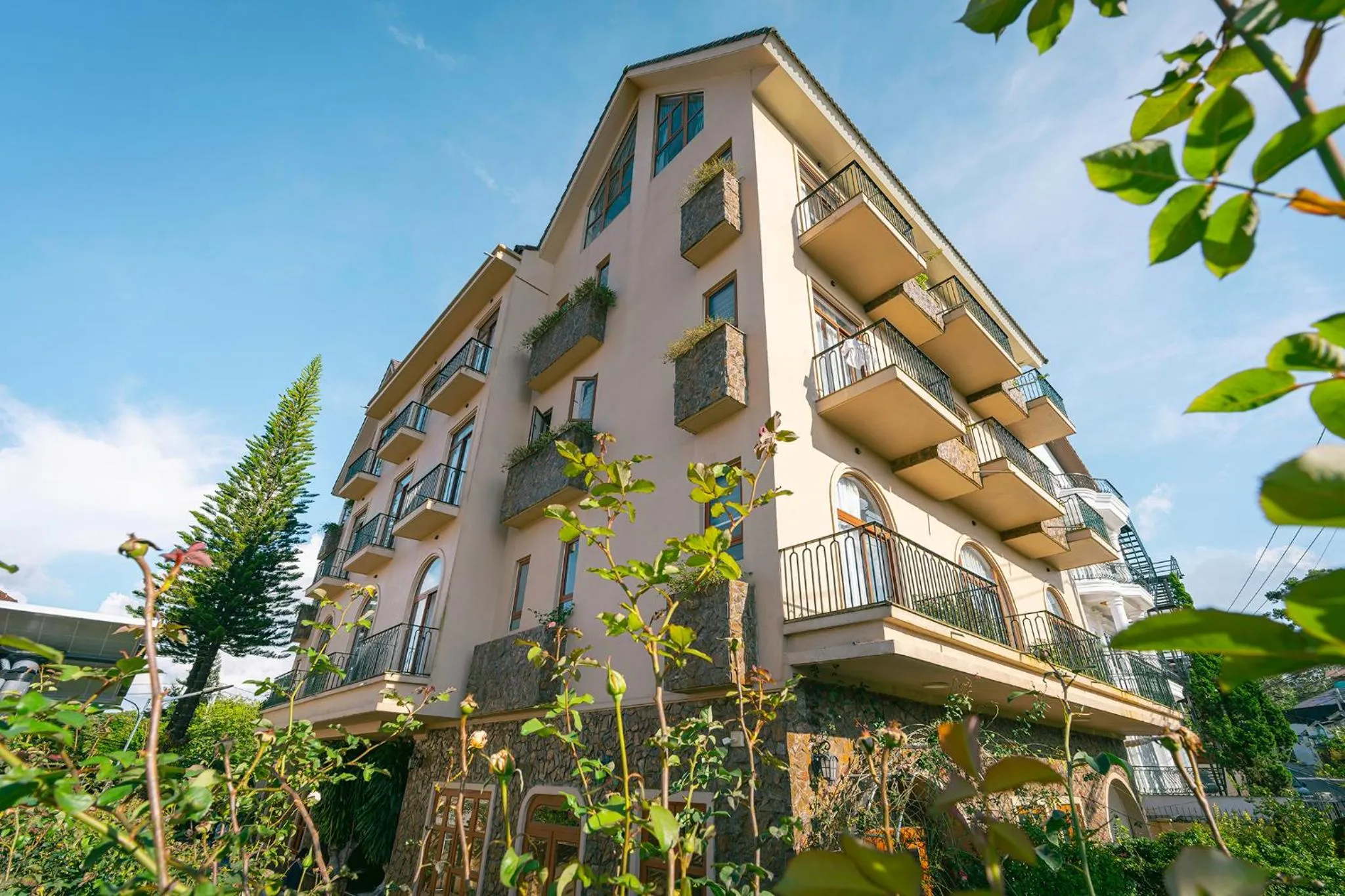 Property building in Duy Long Hotel