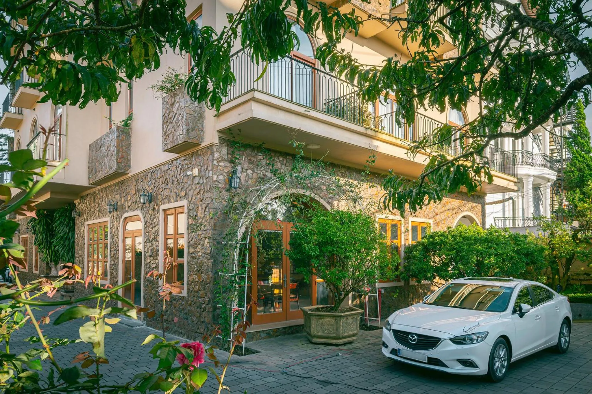 Patio in Duy Long Hotel
