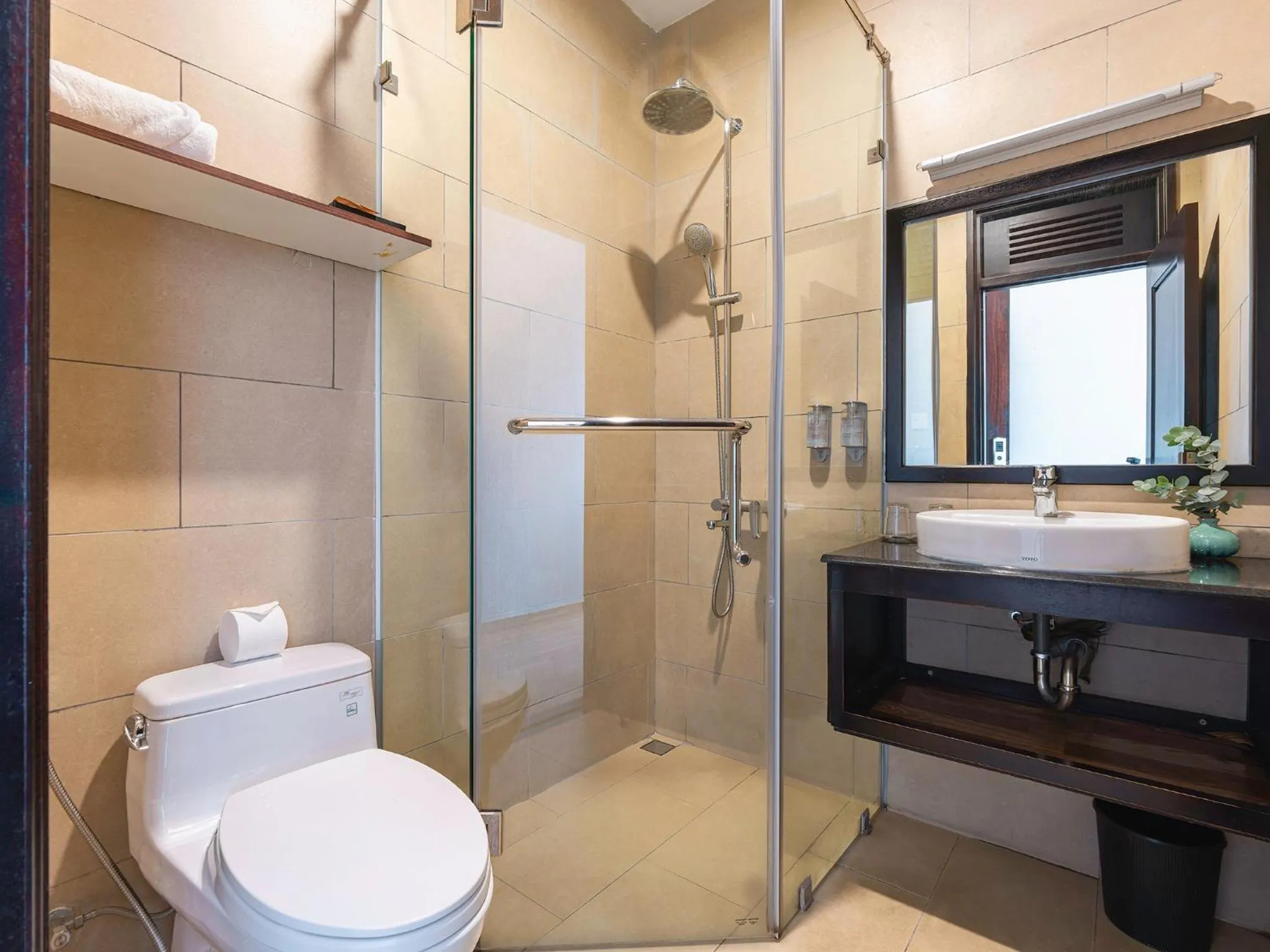 Shower in Duy Long Hotel