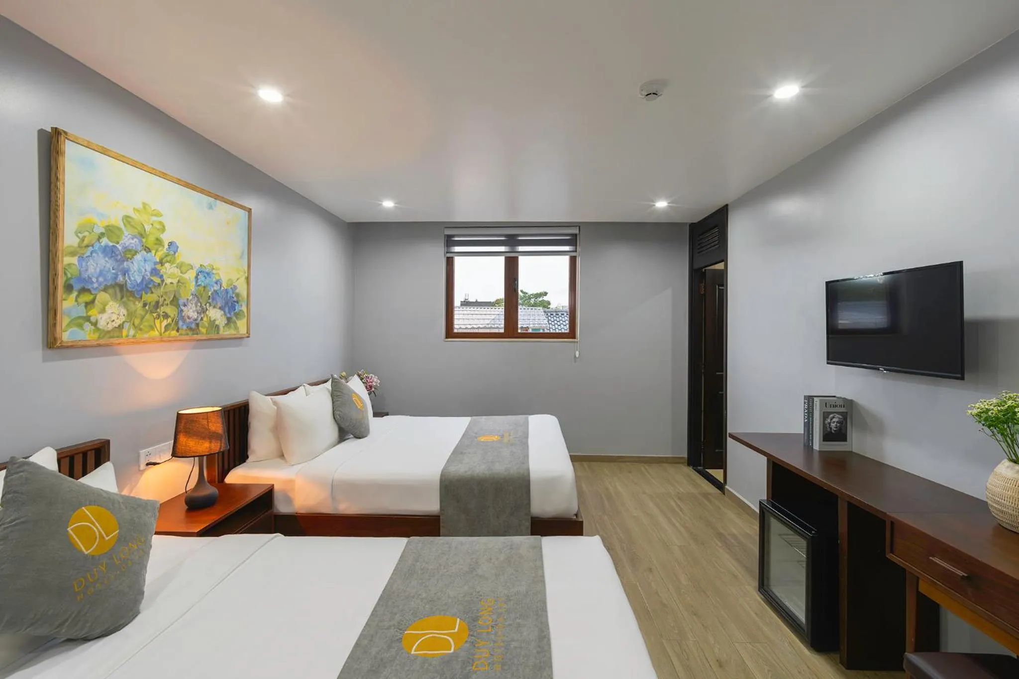 Living room, Bed in Duy Long Hotel