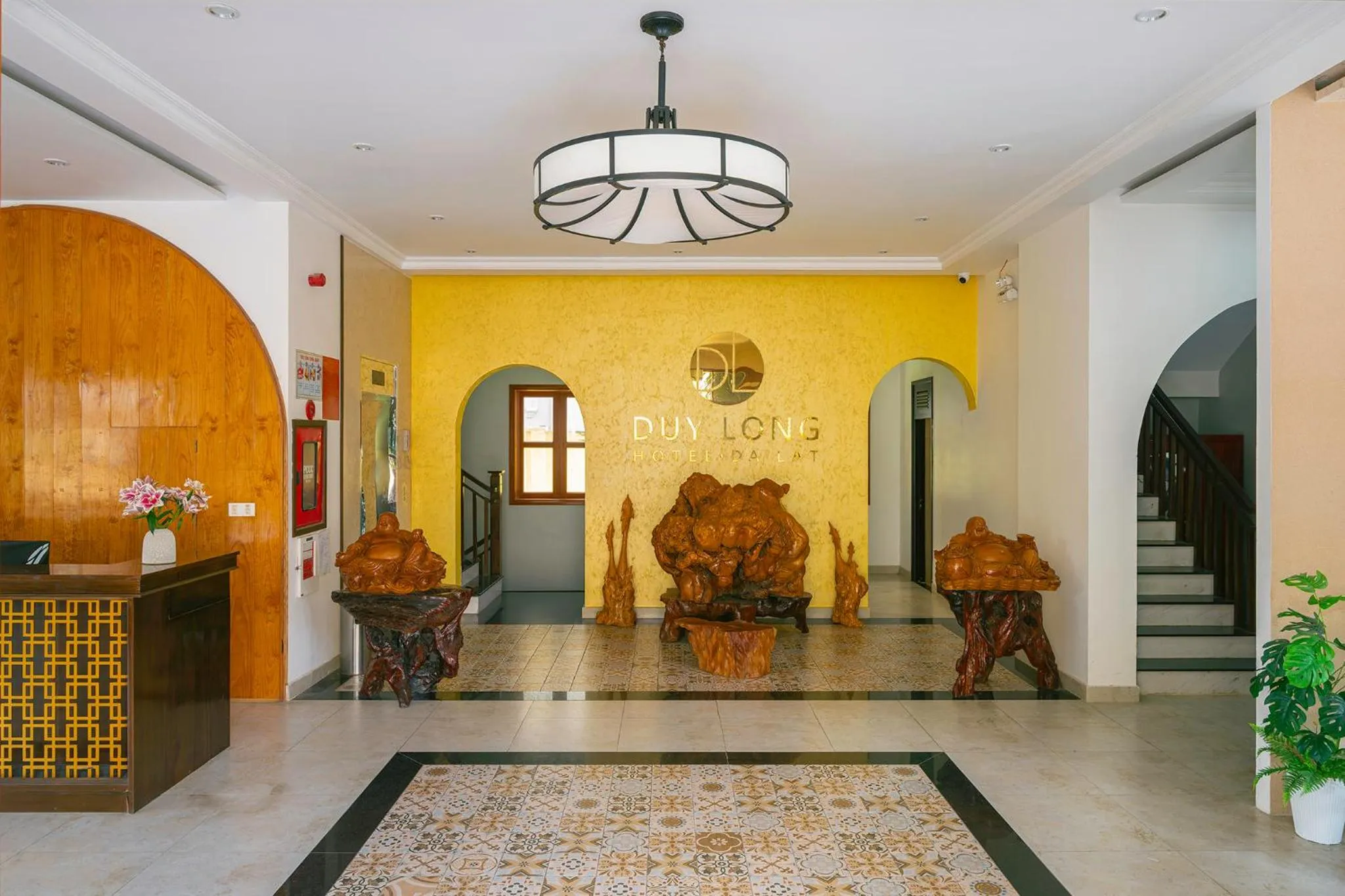 Communal lounge/ TV room in Duy Long Hotel