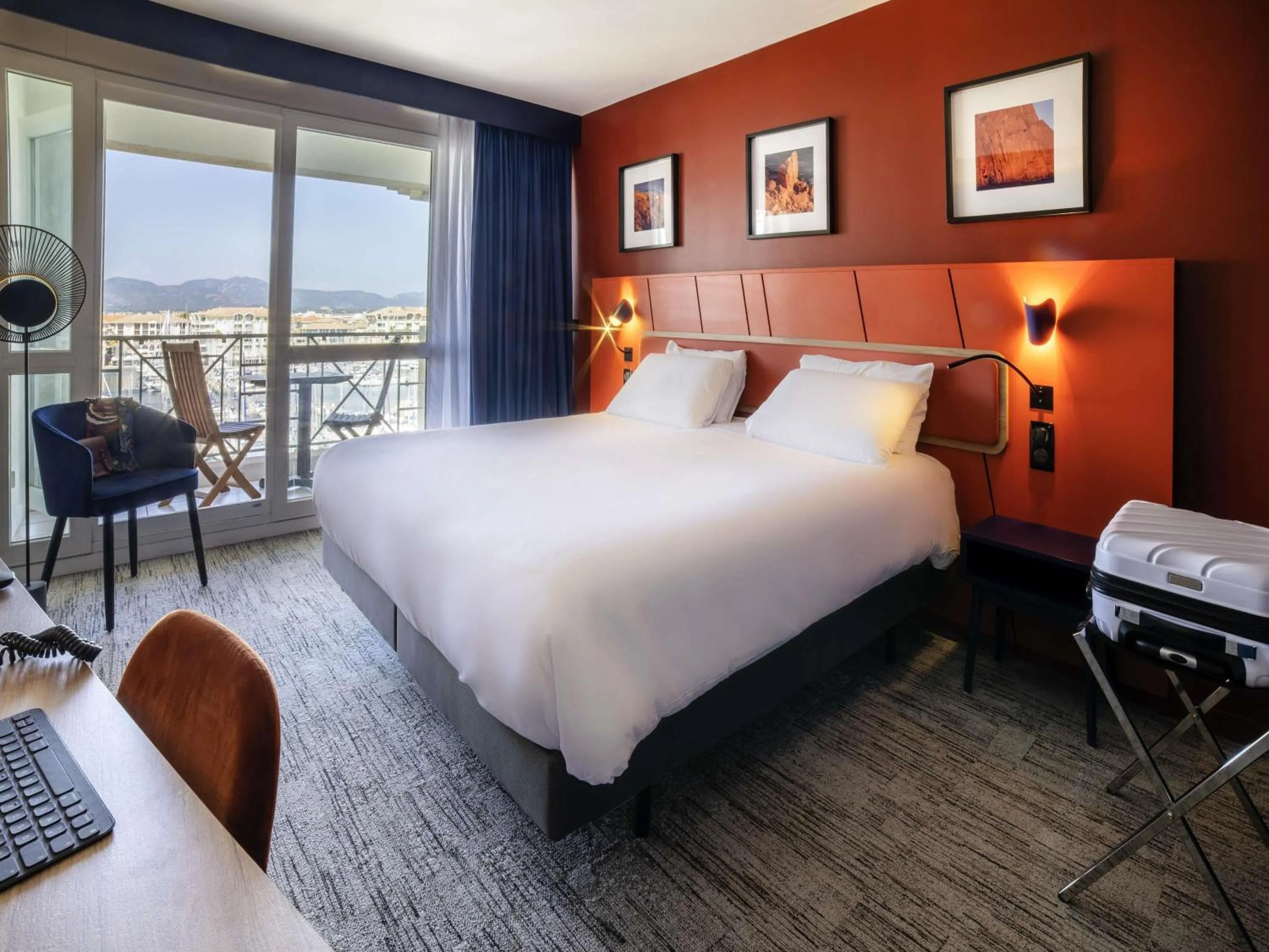 Bedroom, Bed in Mercure Thalasso & Spa Port Fréjus