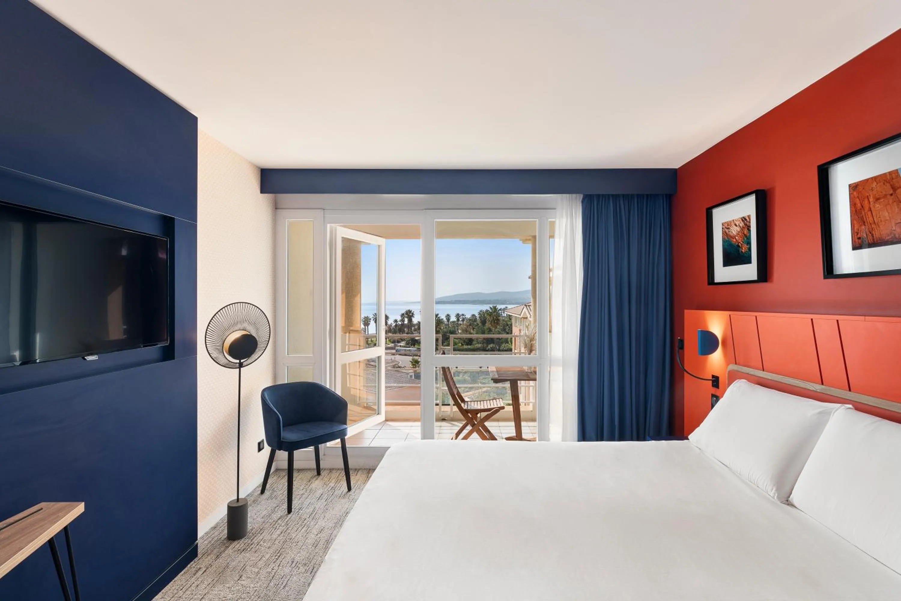 Bed in Mercure Thalasso & Spa Port Fréjus