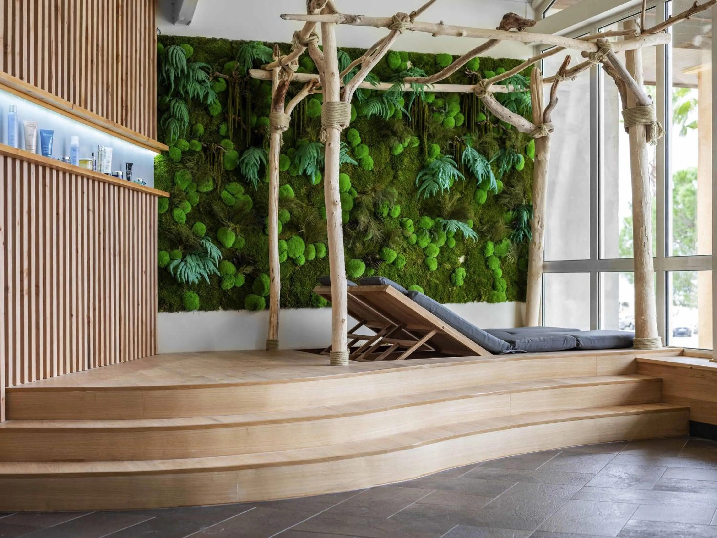 Spa and wellness centre/facilities in Mercure Thalasso & Spa Port Fréjus