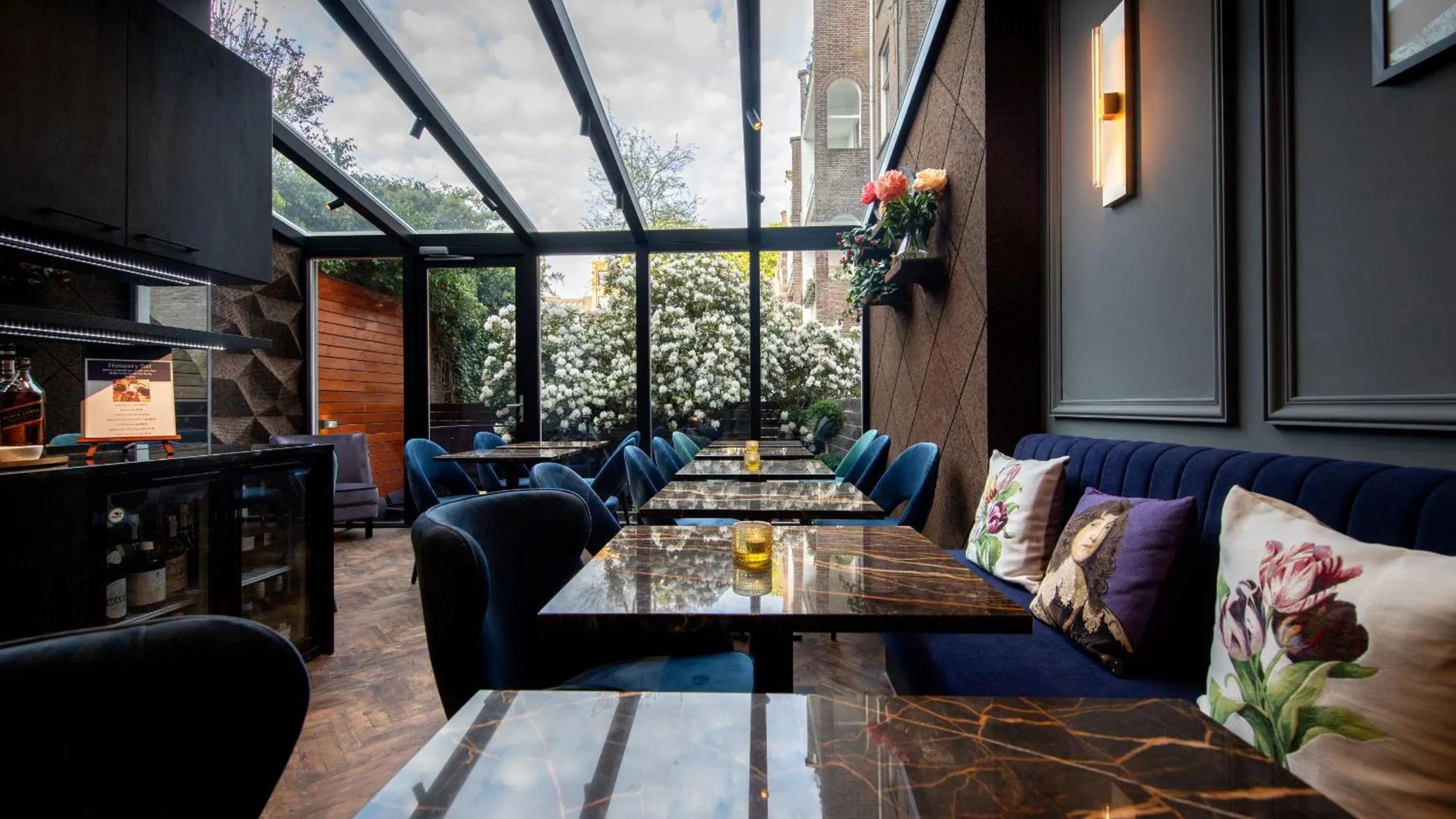 Dining area in De Ware Jacob Boutique Hotel