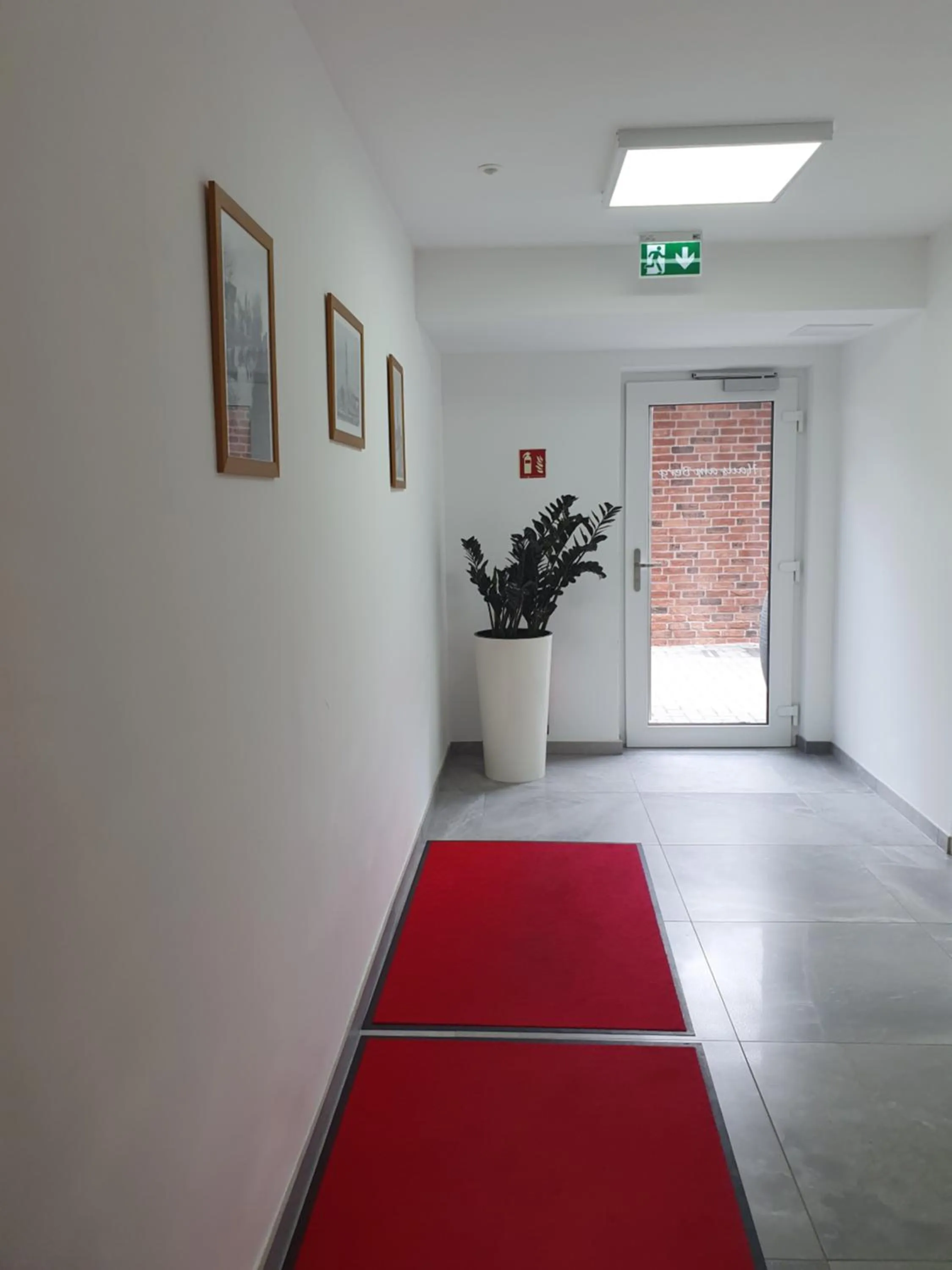 Facade/entrance in Apartmenthaus in Papenburg