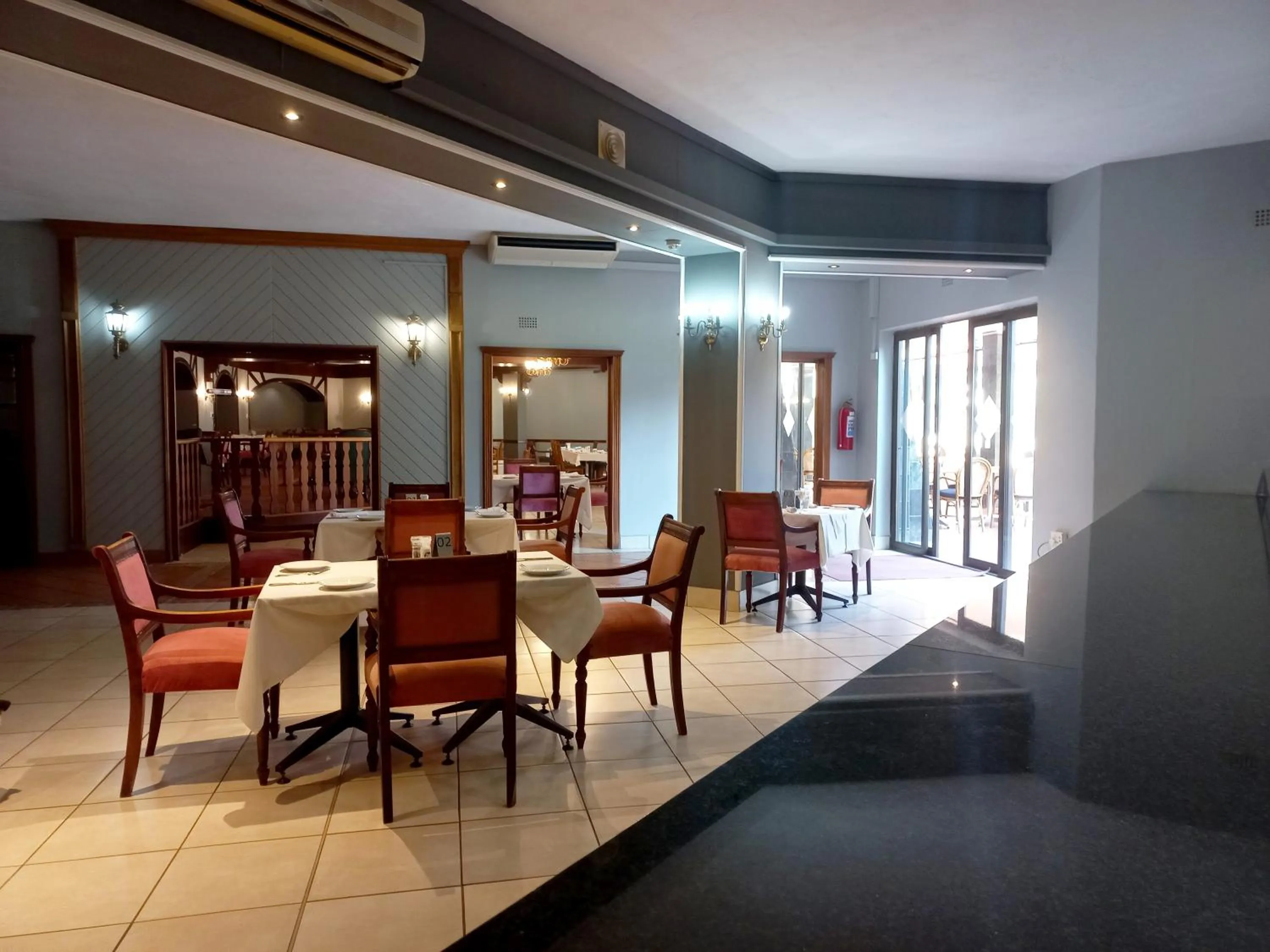 Restaurant/places to eat in Sundown Country Estate