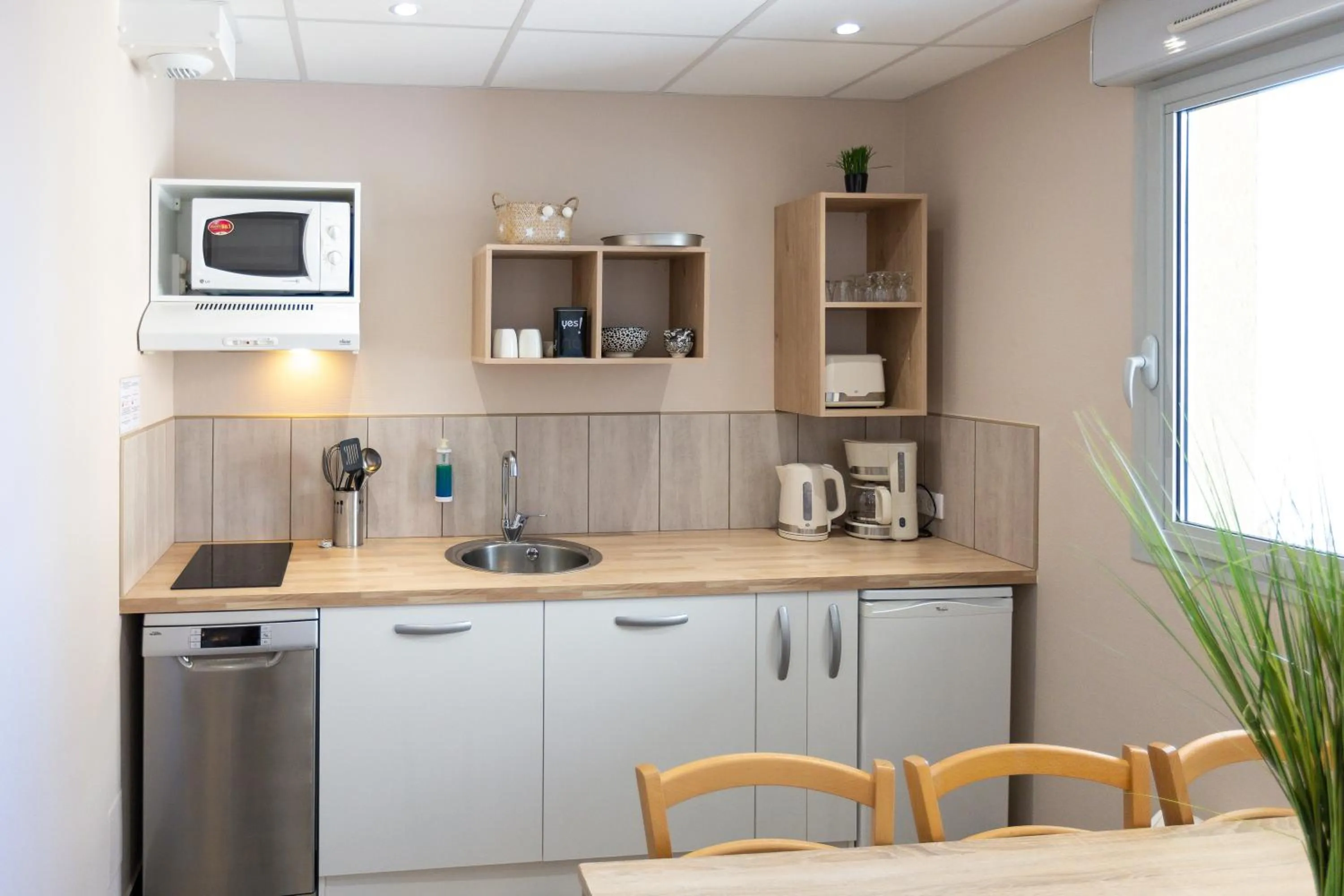 Quiet street view in The Originals Boutique, Hôtel Neptune, Berck-sur-Mer