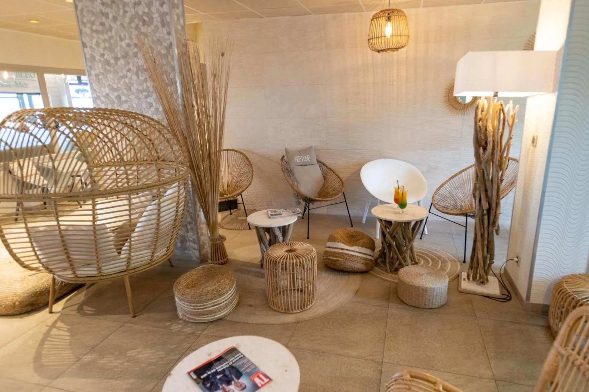 Living room in The Originals Boutique, Hôtel Neptune, Berck-sur-Mer