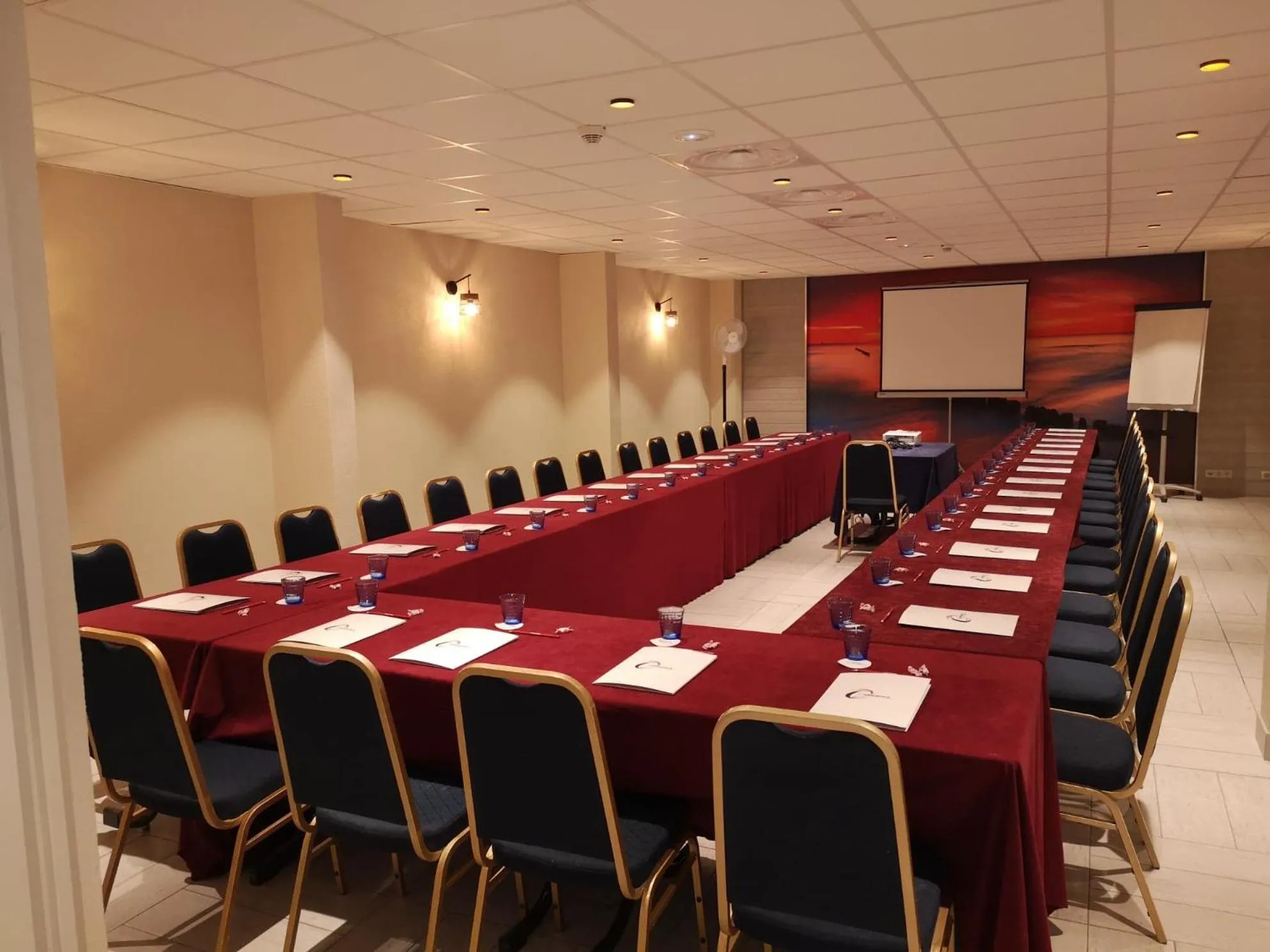 Meeting/conference room in The Originals Boutique, Hôtel Neptune, Berck-sur-Mer