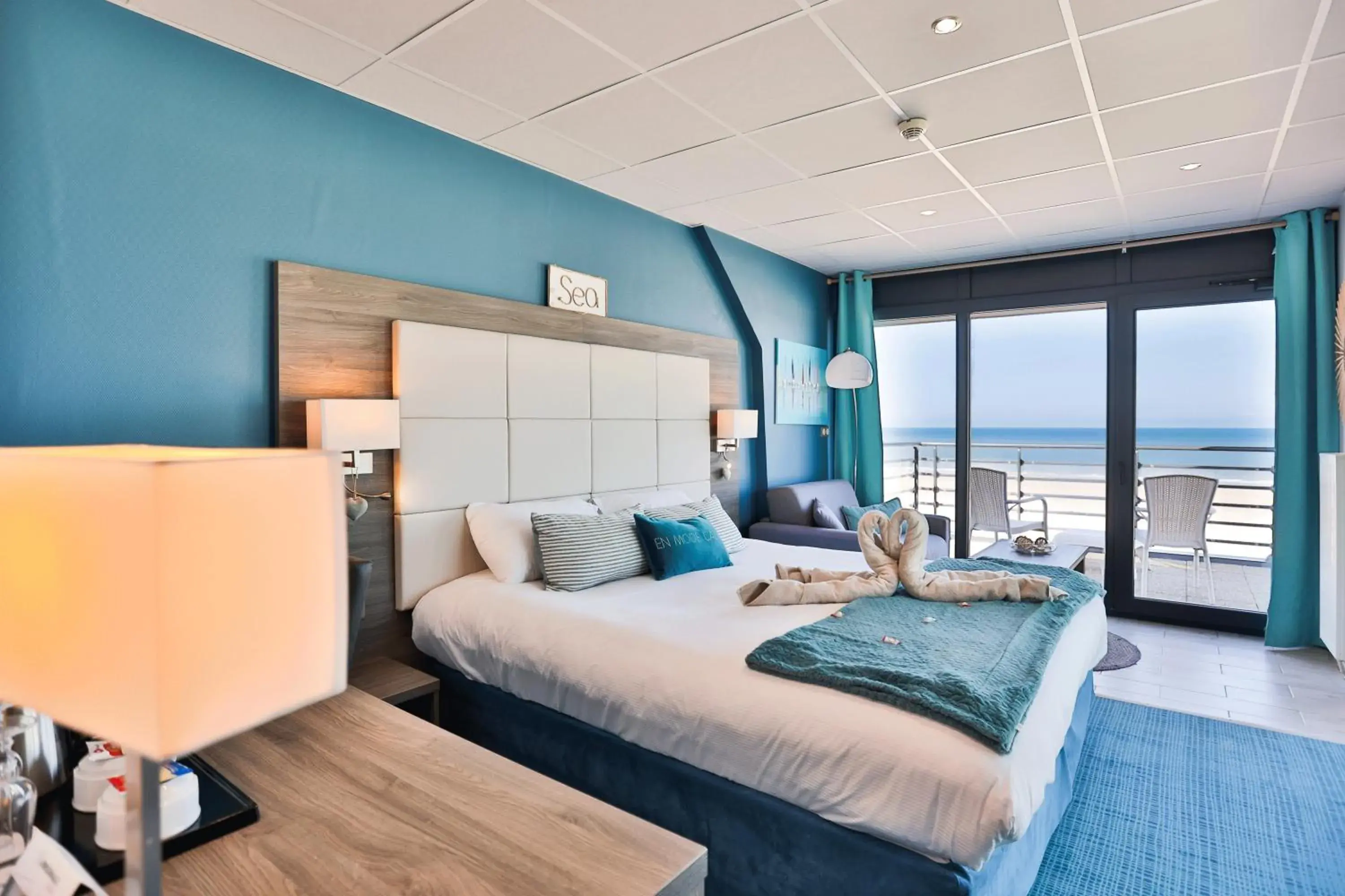 Superior Suite with Sea View in The Originals Boutique, Hôtel Neptune, Berck-sur-Mer Superior Suite with Sea View in The Originals Boutique, Hôtel Neptune, Berck-sur-Mer