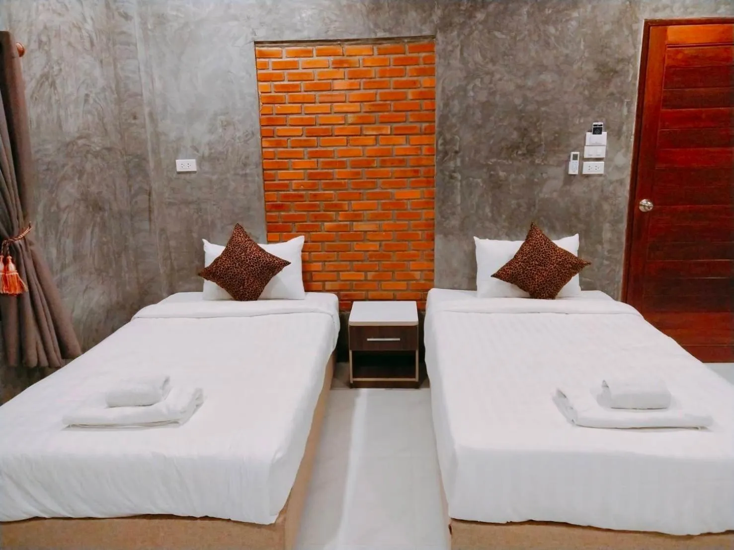 Bed in B-tel Chomthong resort Chiang mai