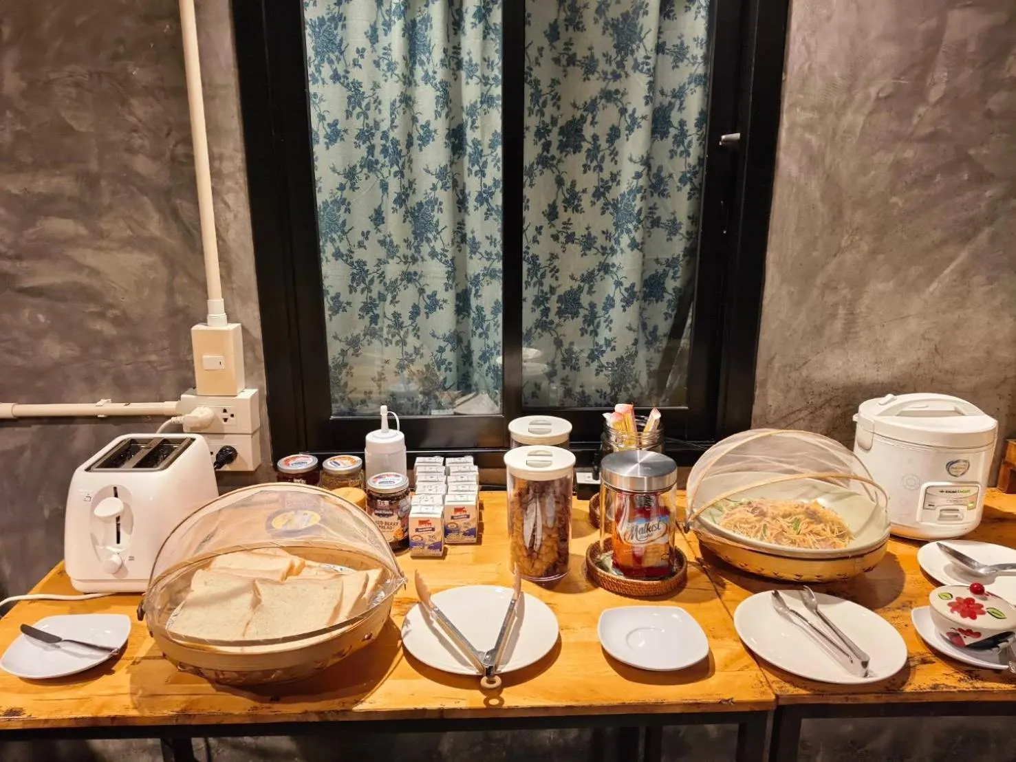 Breakfast in B-tel Chomthong resort Chiang mai