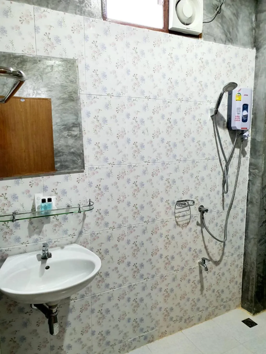 B-tel Chomthong resort Chiang mai