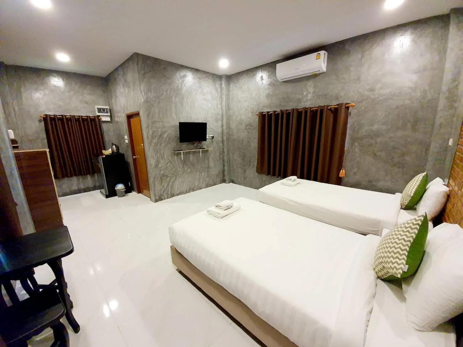 Bed in B-tel Chomthong resort Chiang mai