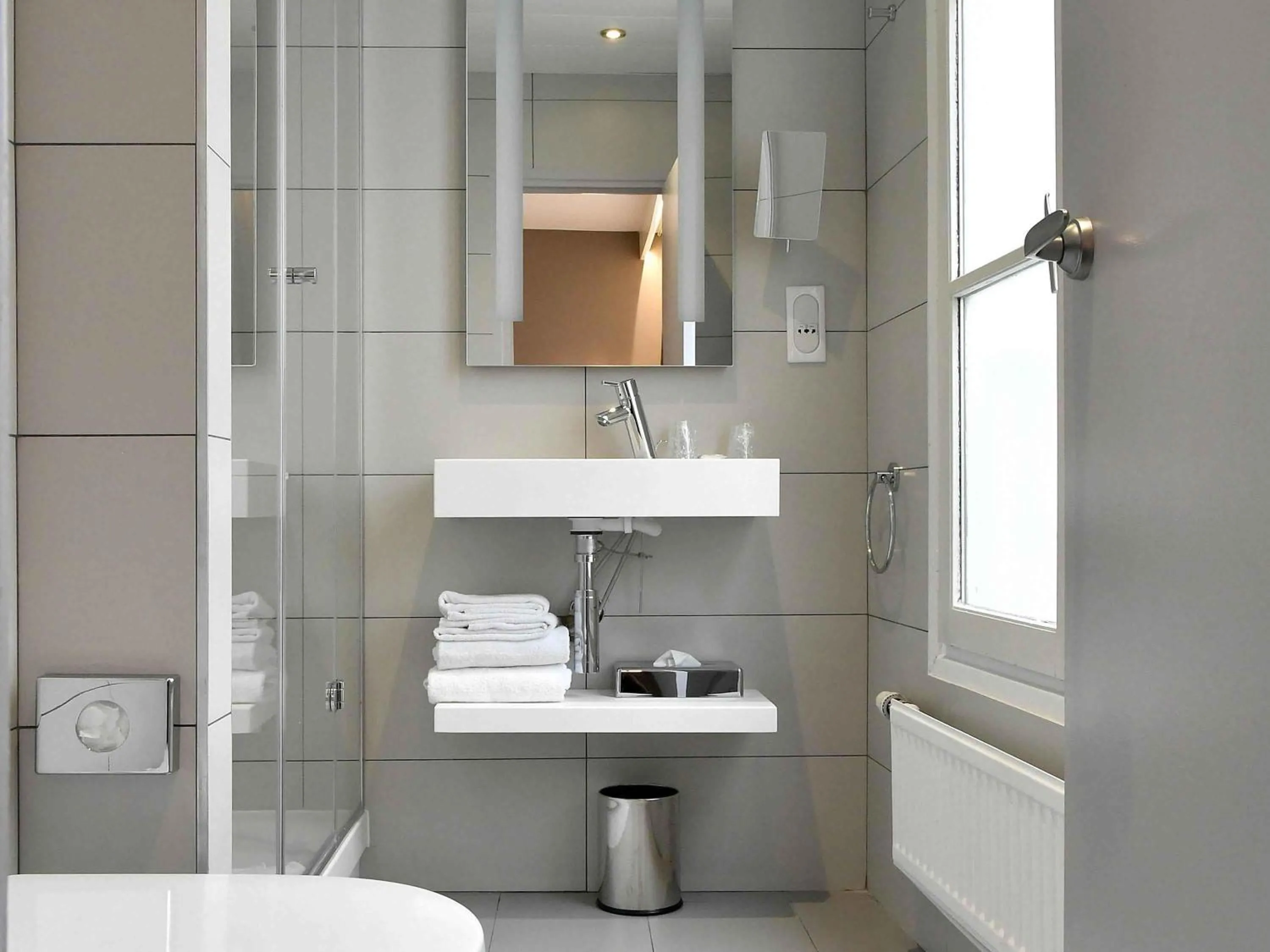 Bedroom in Mercure Paris Gare de l'Est